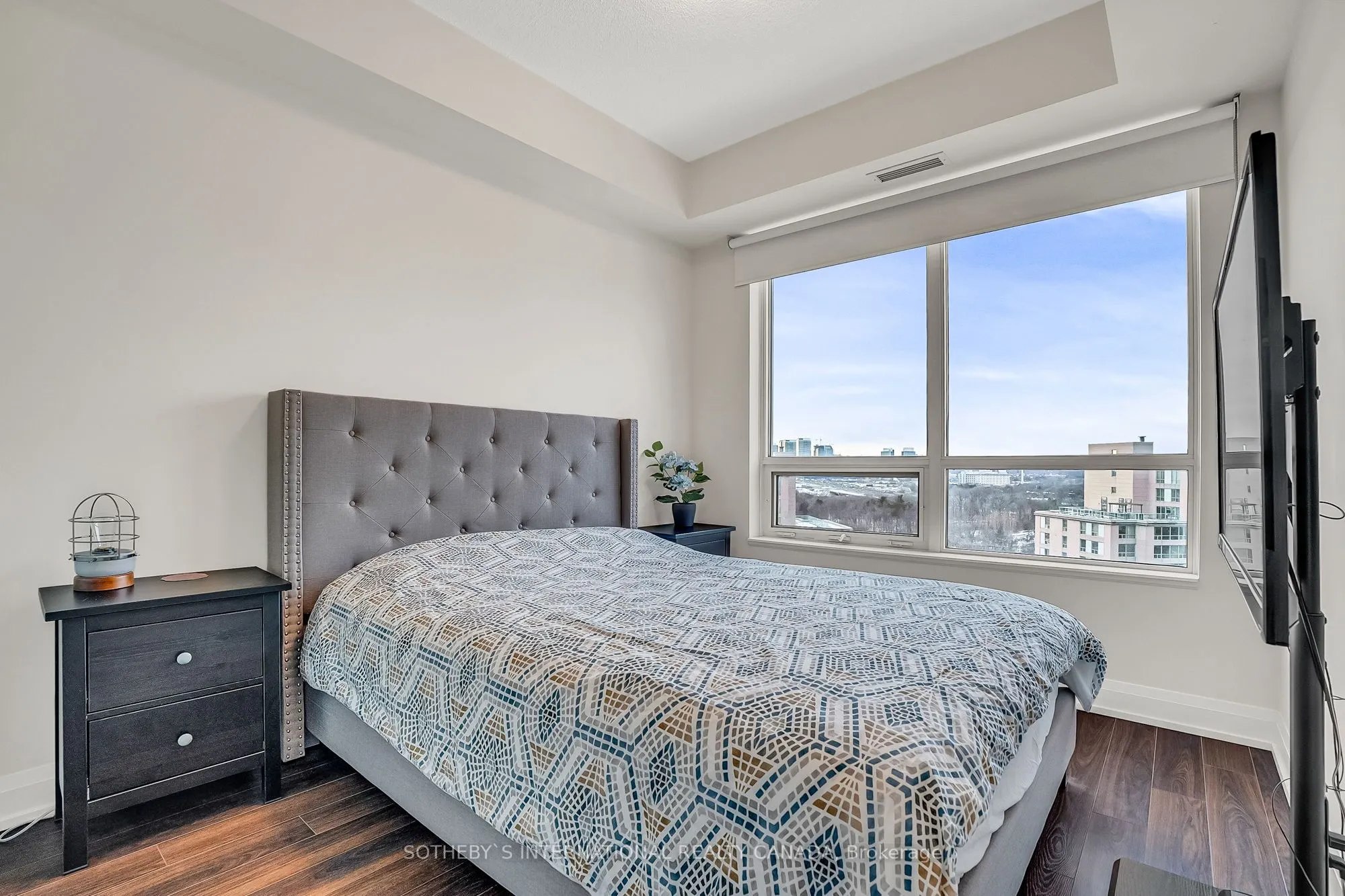 18 Graydon Hall Drive, #1404