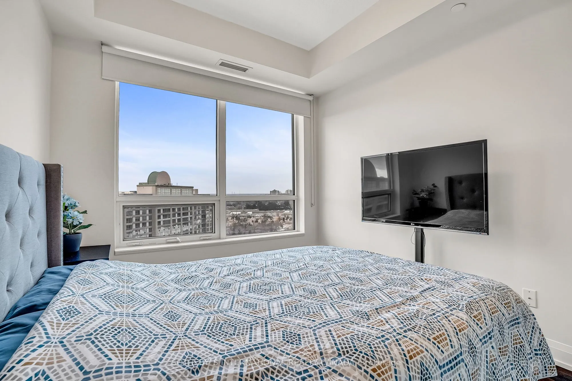 18 Graydon Hall Drive, #1404