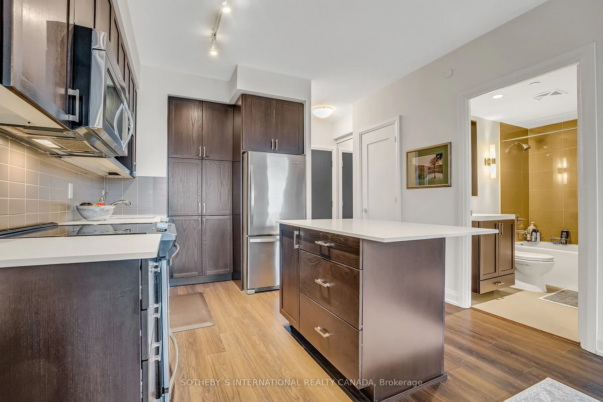 18 Graydon Hall Drive, #1404