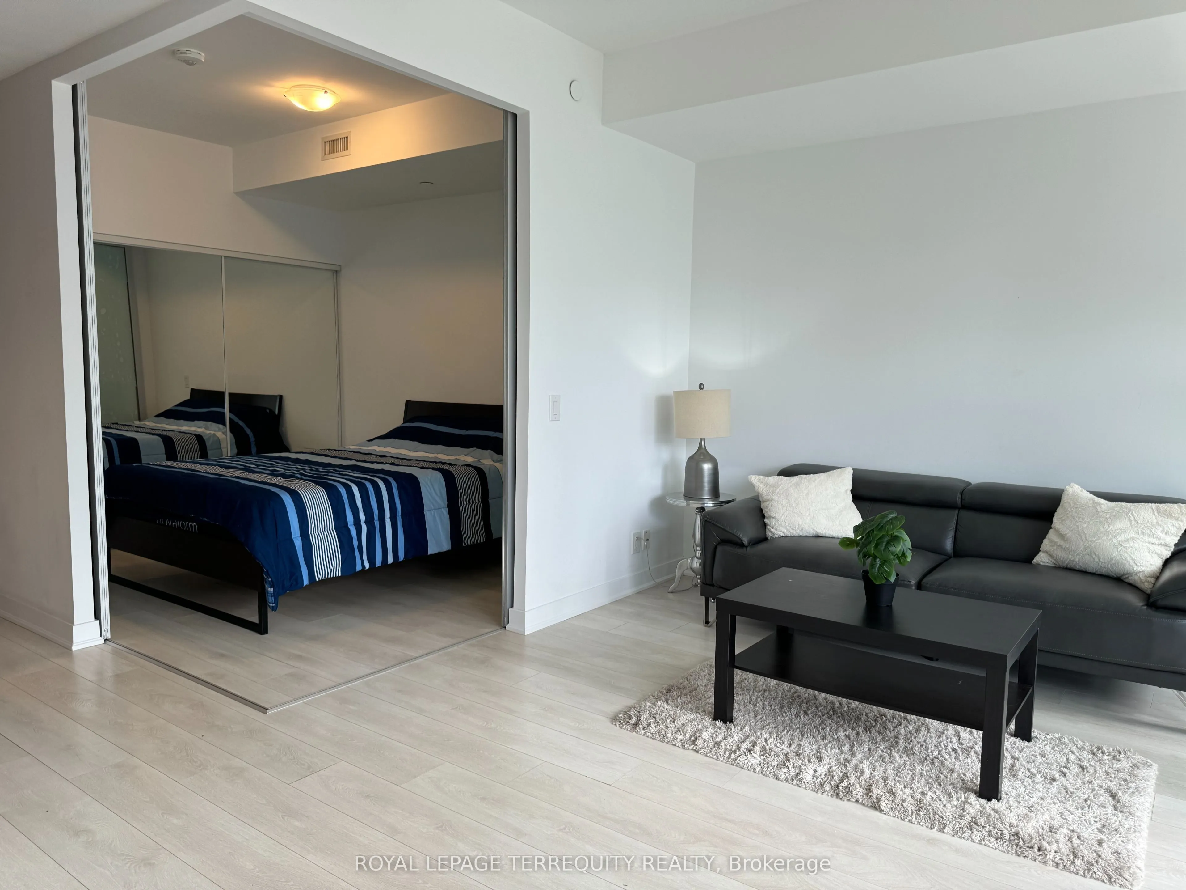 120 Parliament Street, #421