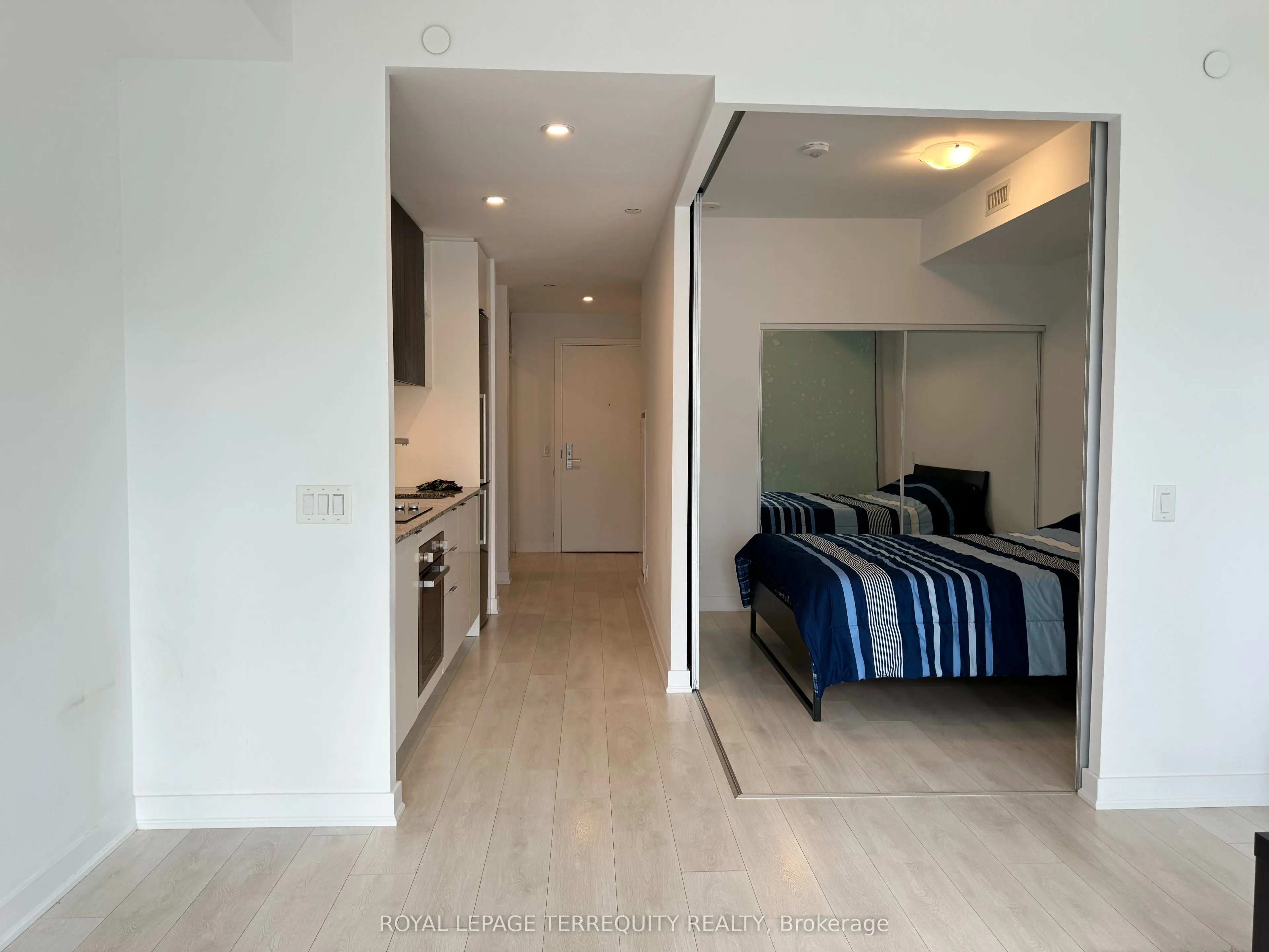 120 Parliament Street, #421