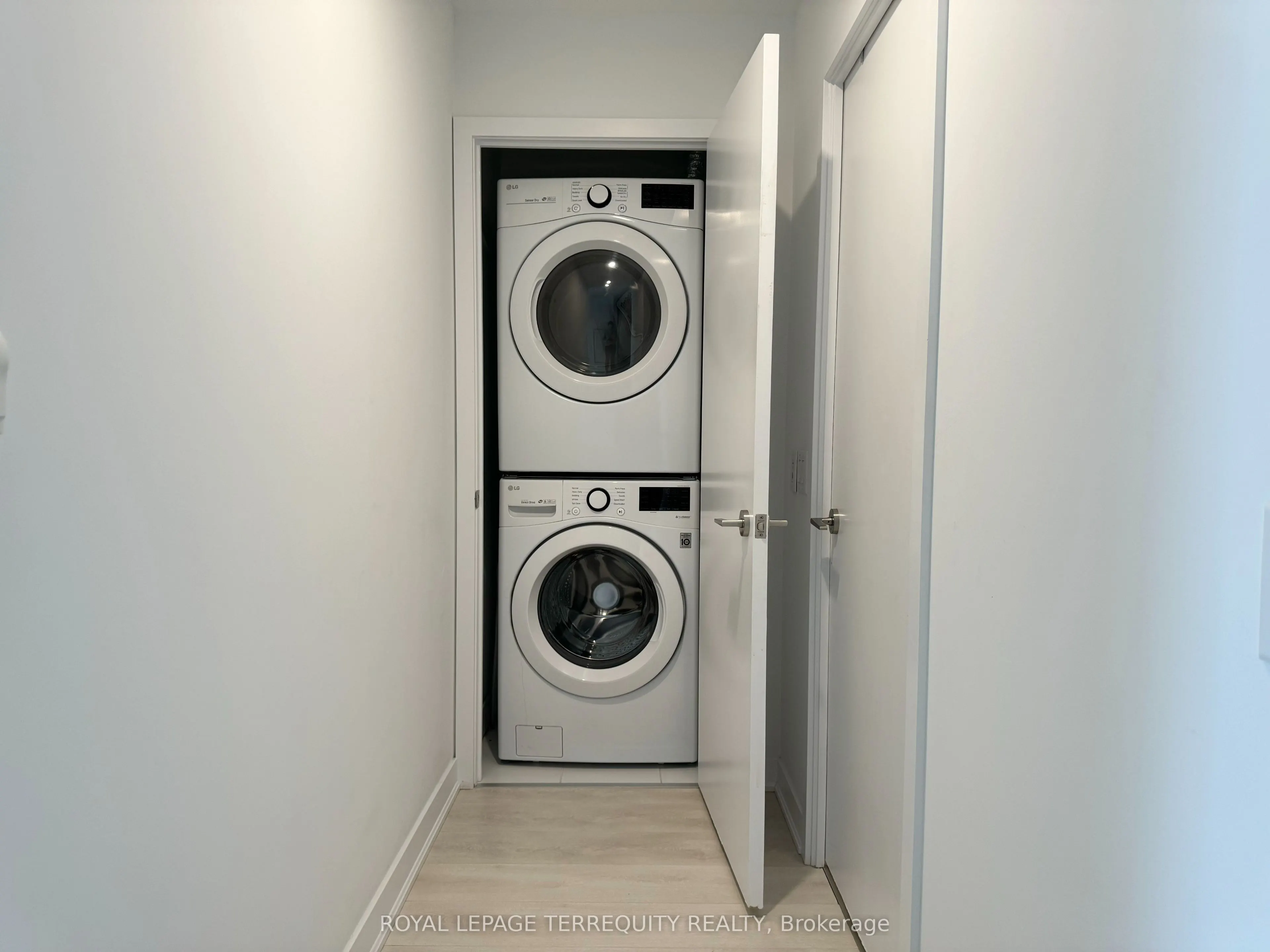 120 Parliament Street, #421