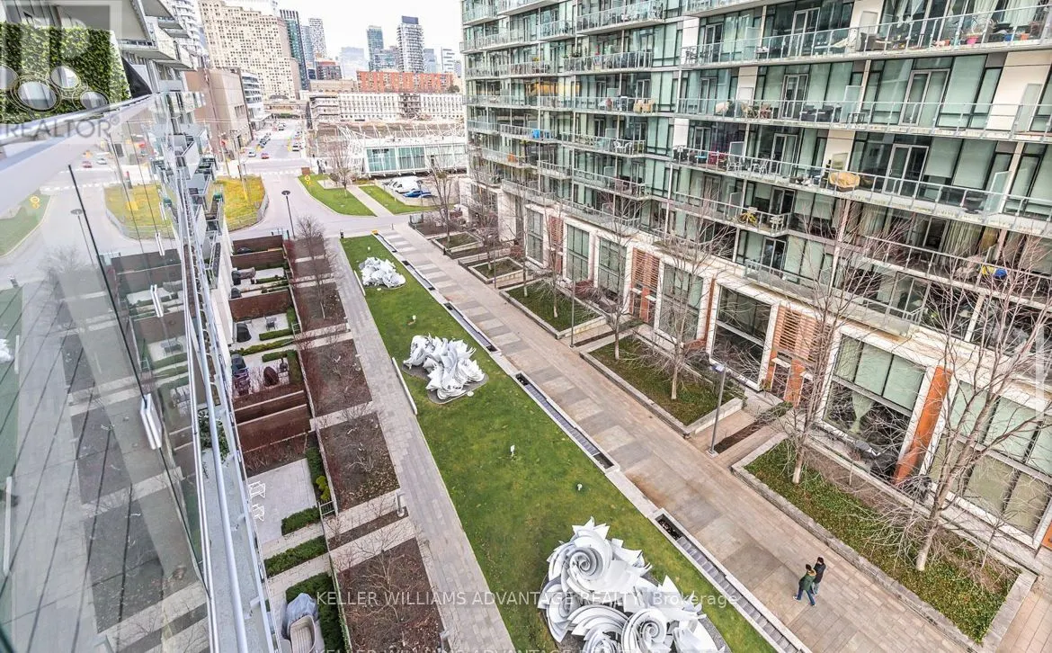 29 Queens Quay E, #616