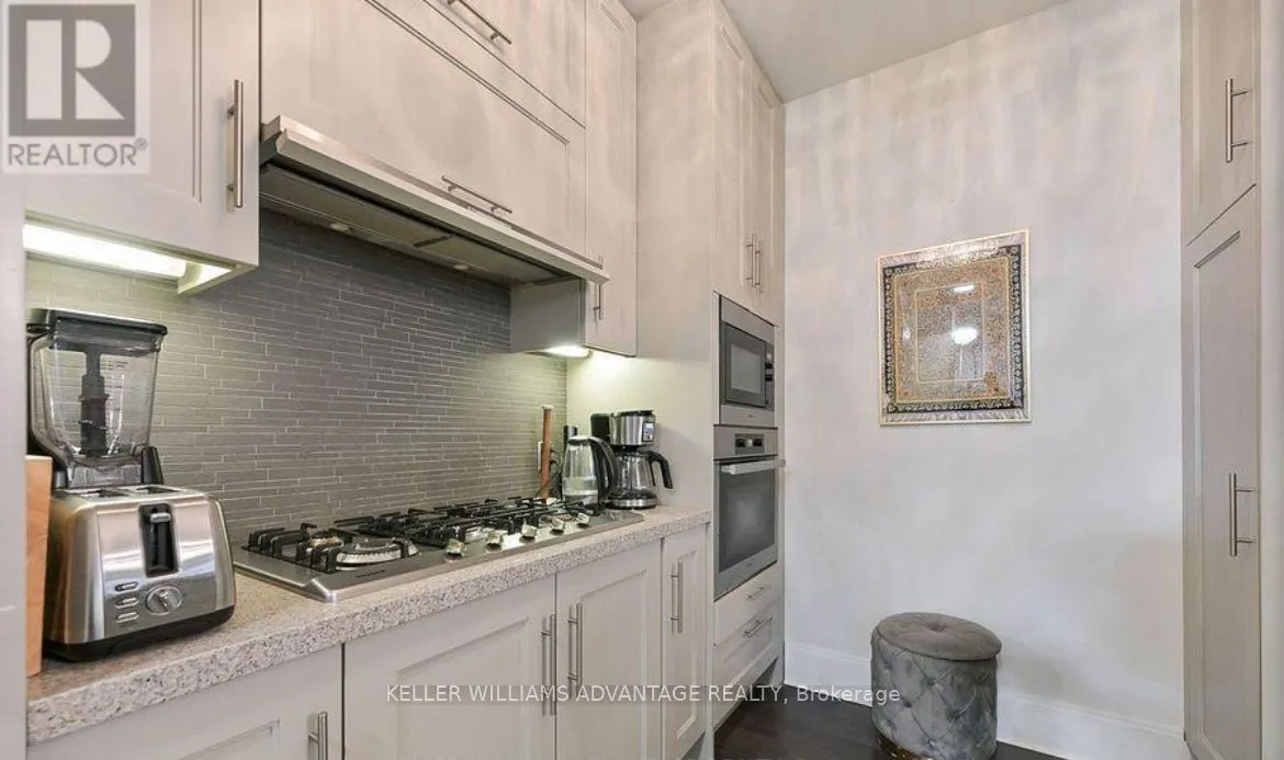 29 Queens Quay E, #616
