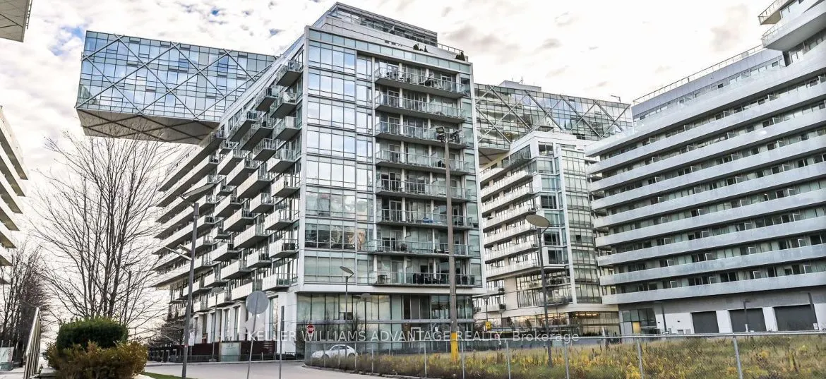 29 Queens Quay E, #616