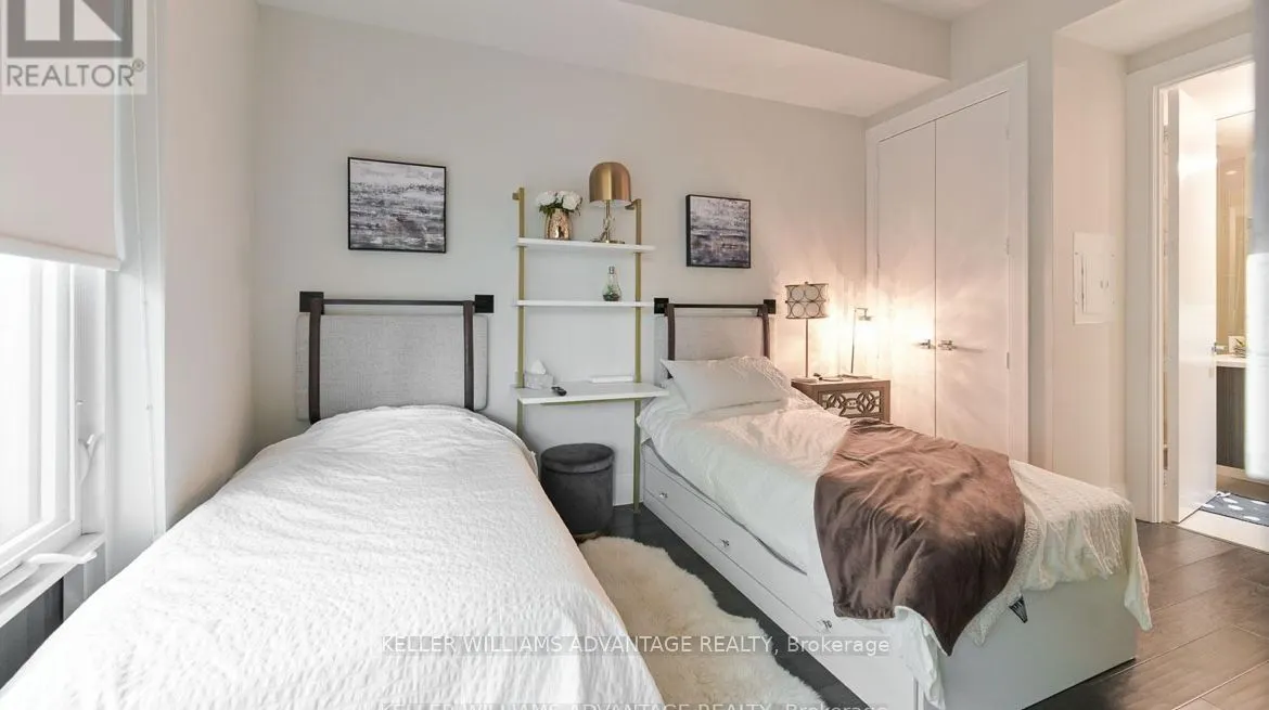 29 Queens Quay E, #616