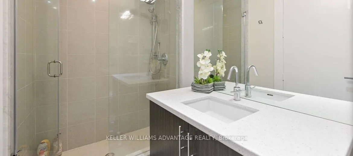 29 Queens Quay E, #616