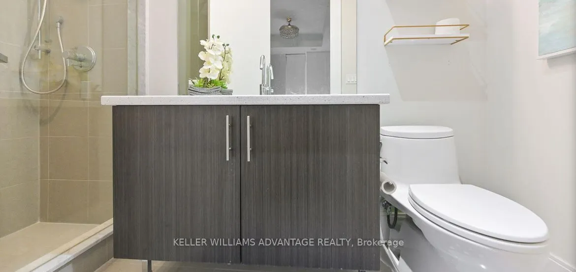 29 Queens Quay E, #616