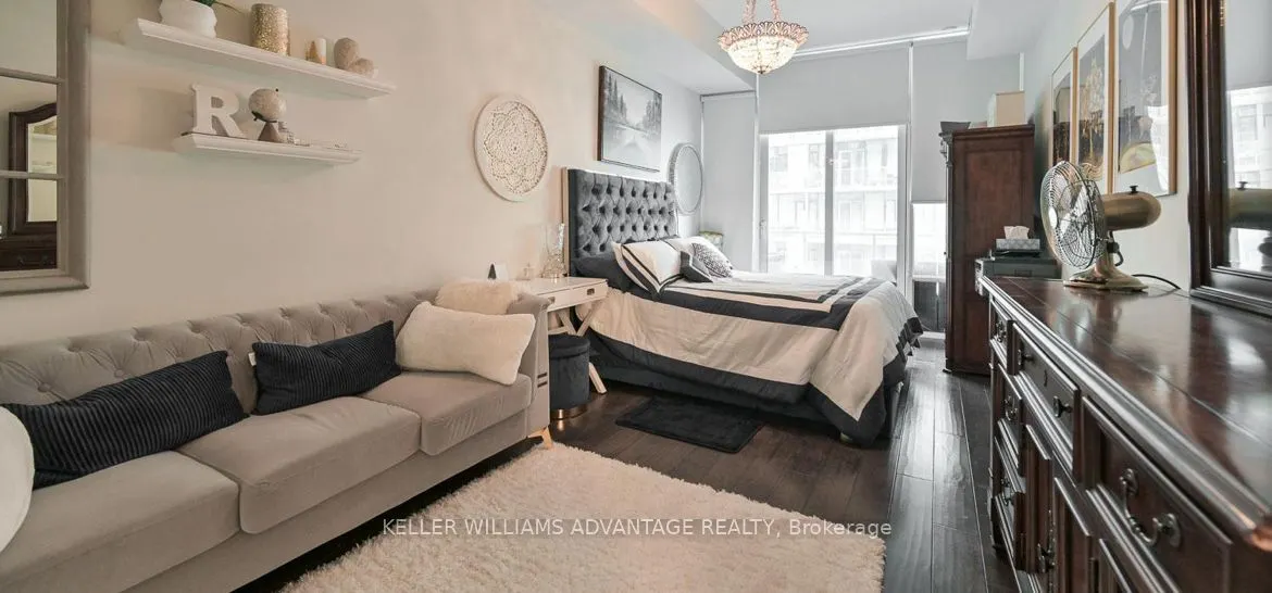 29 Queens Quay E, #616