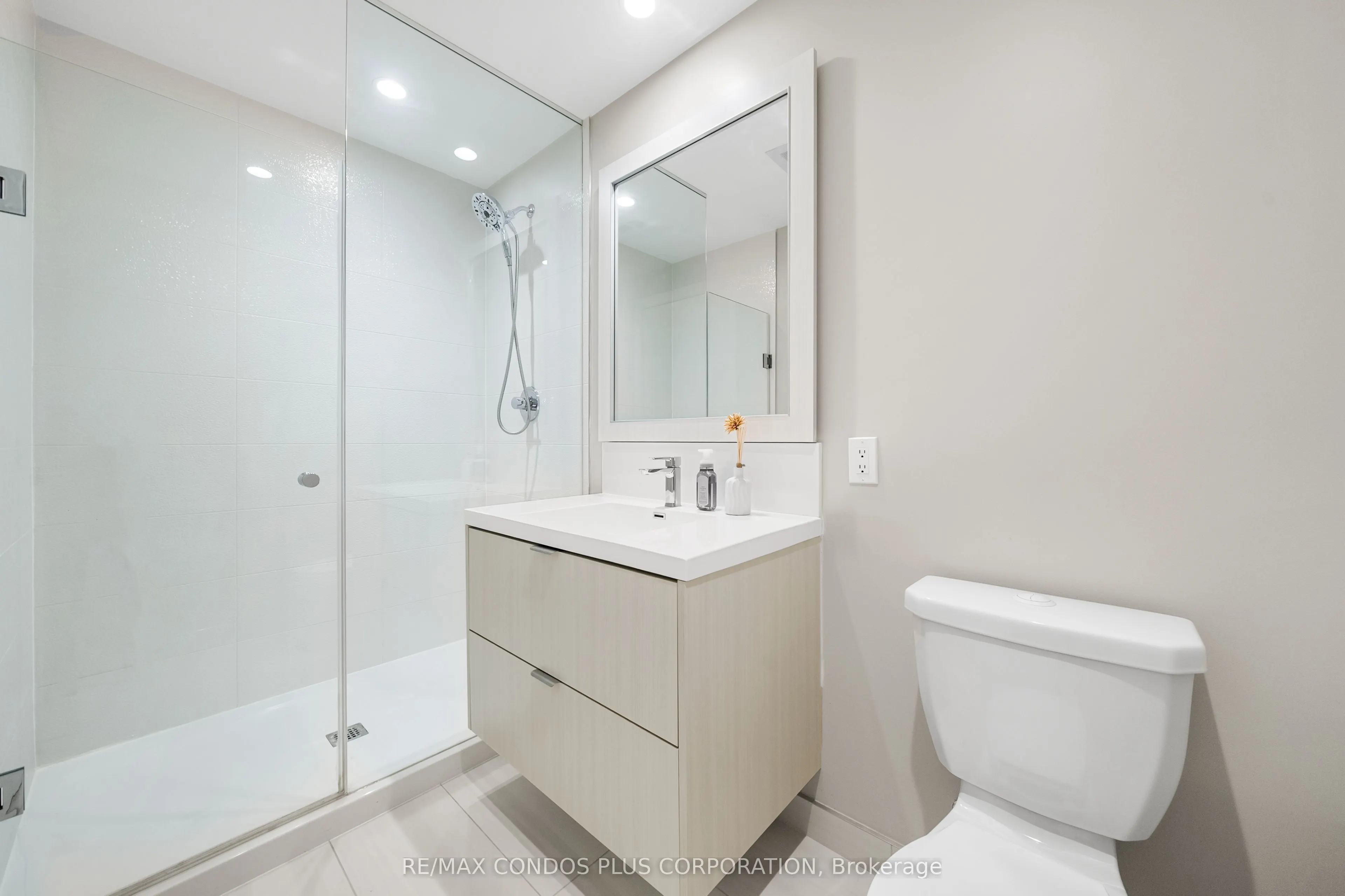 80 Vanauley Street, #511