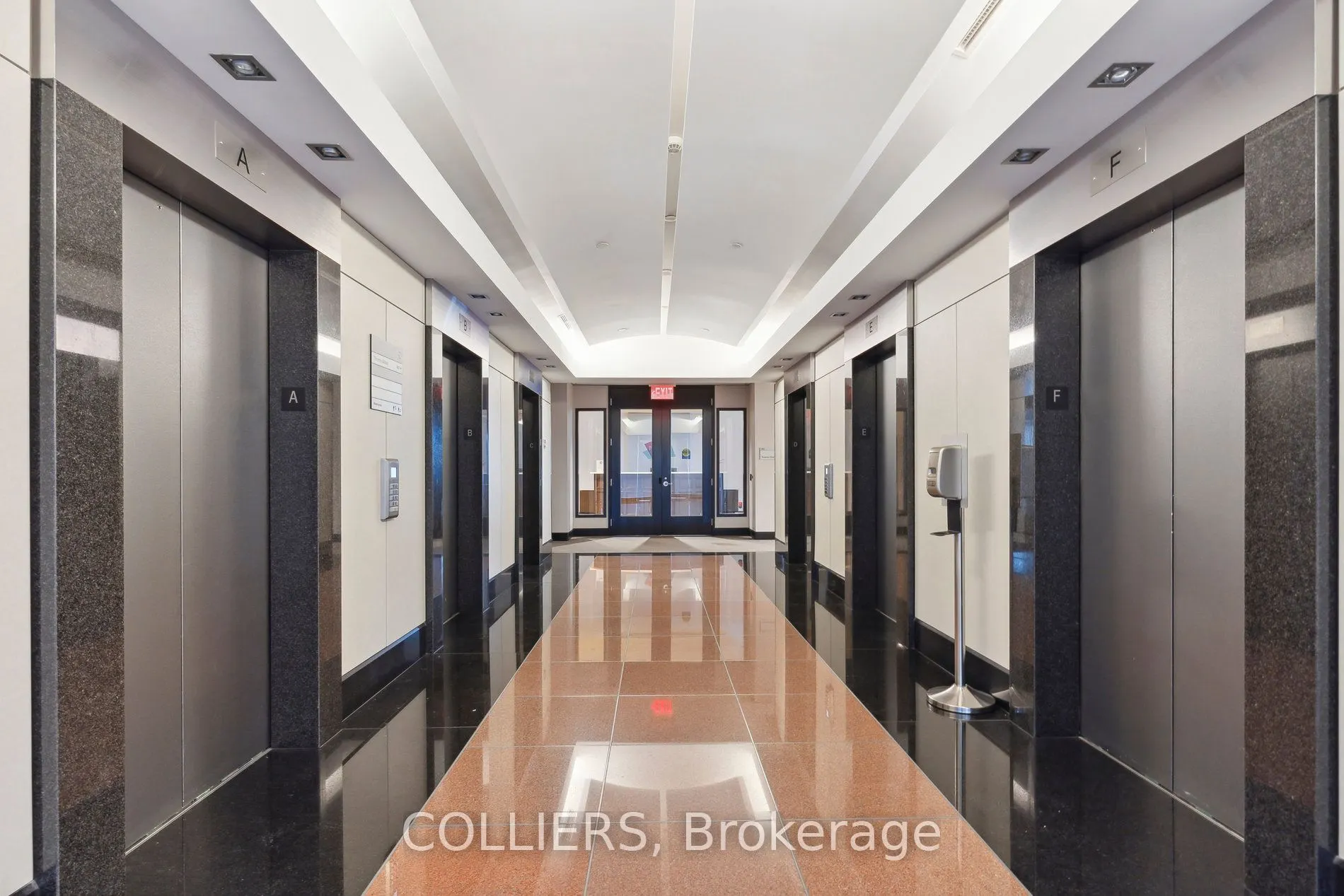 225 King Street W, #900
