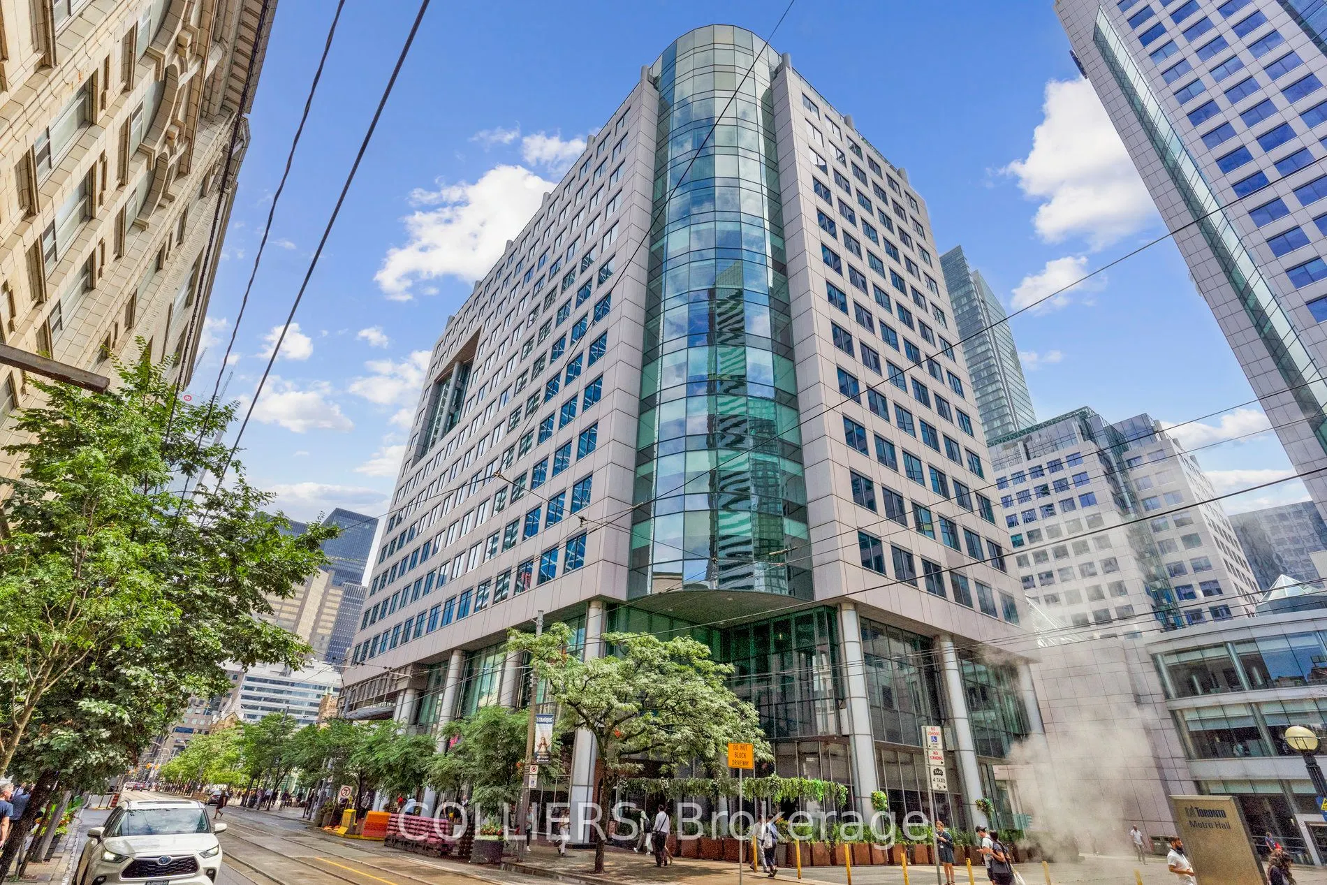 225 King Street W, #900