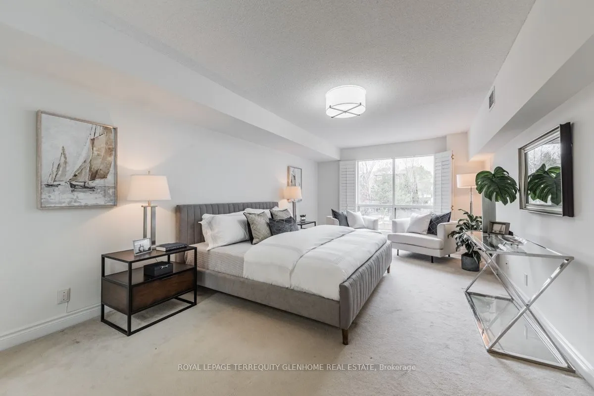 2 Alexandra Boulevard W, #207