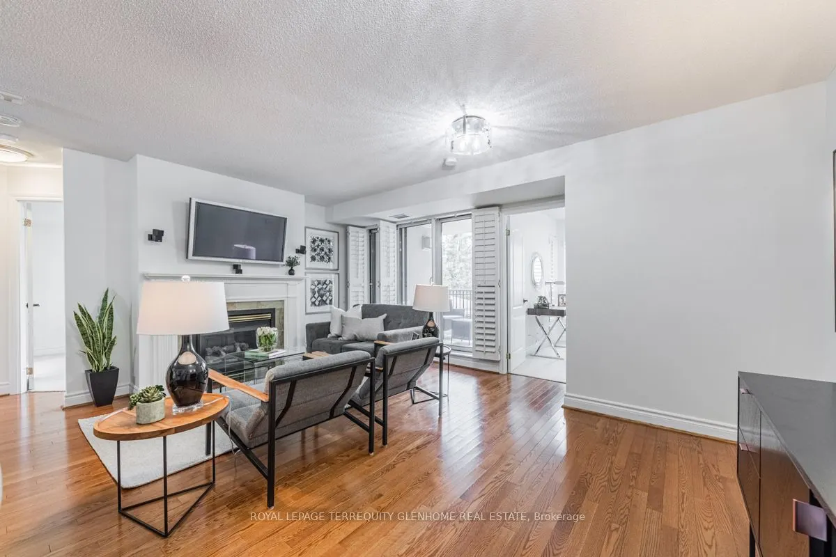 2 Alexandra Boulevard W, #207