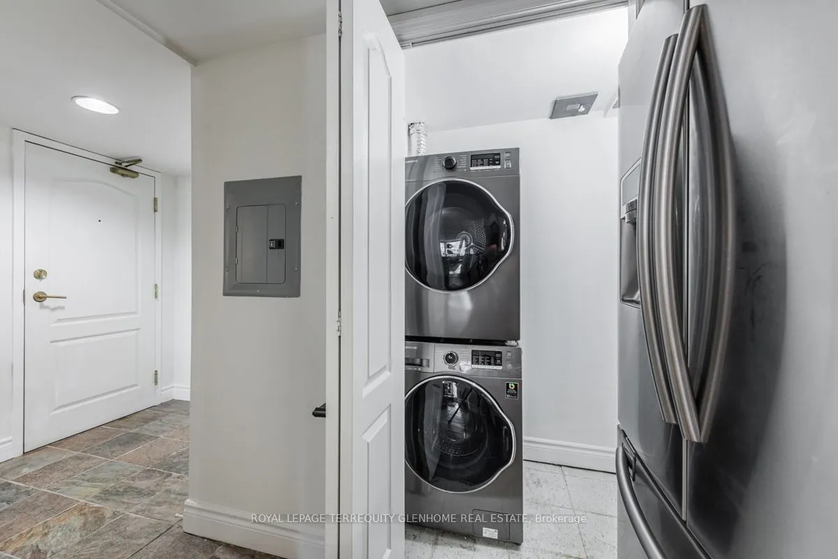 2 Alexandra Boulevard W, #207