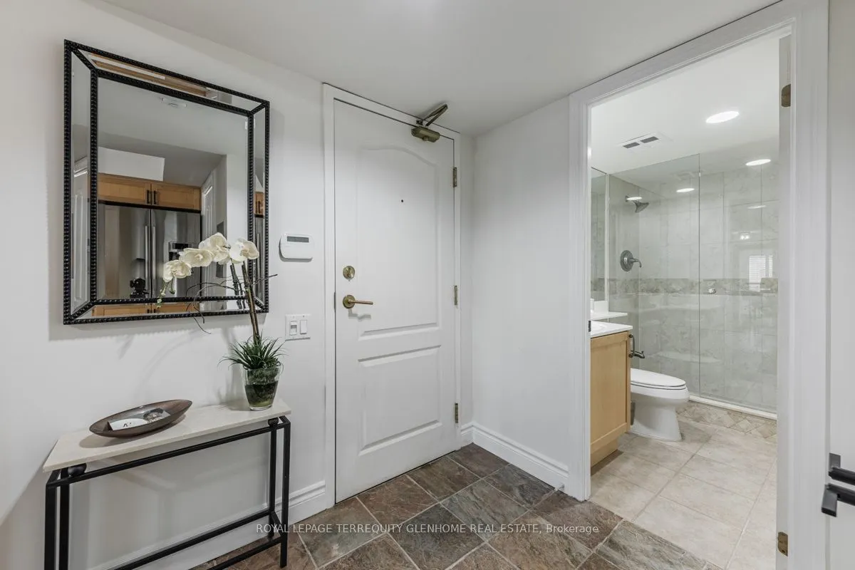 2 Alexandra Boulevard W, #207