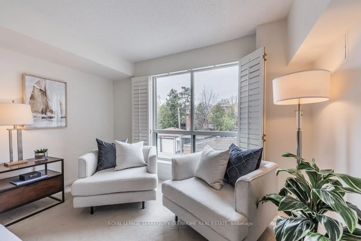 2 Alexandra Boulevard W, #207