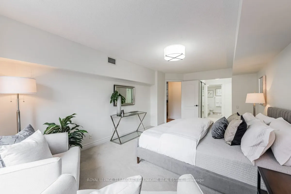 2 Alexandra Boulevard W, #207