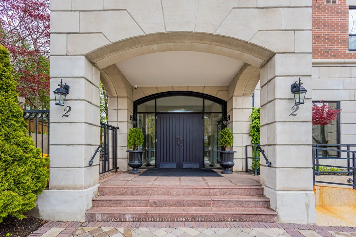 2 Alexandra Boulevard W, #207