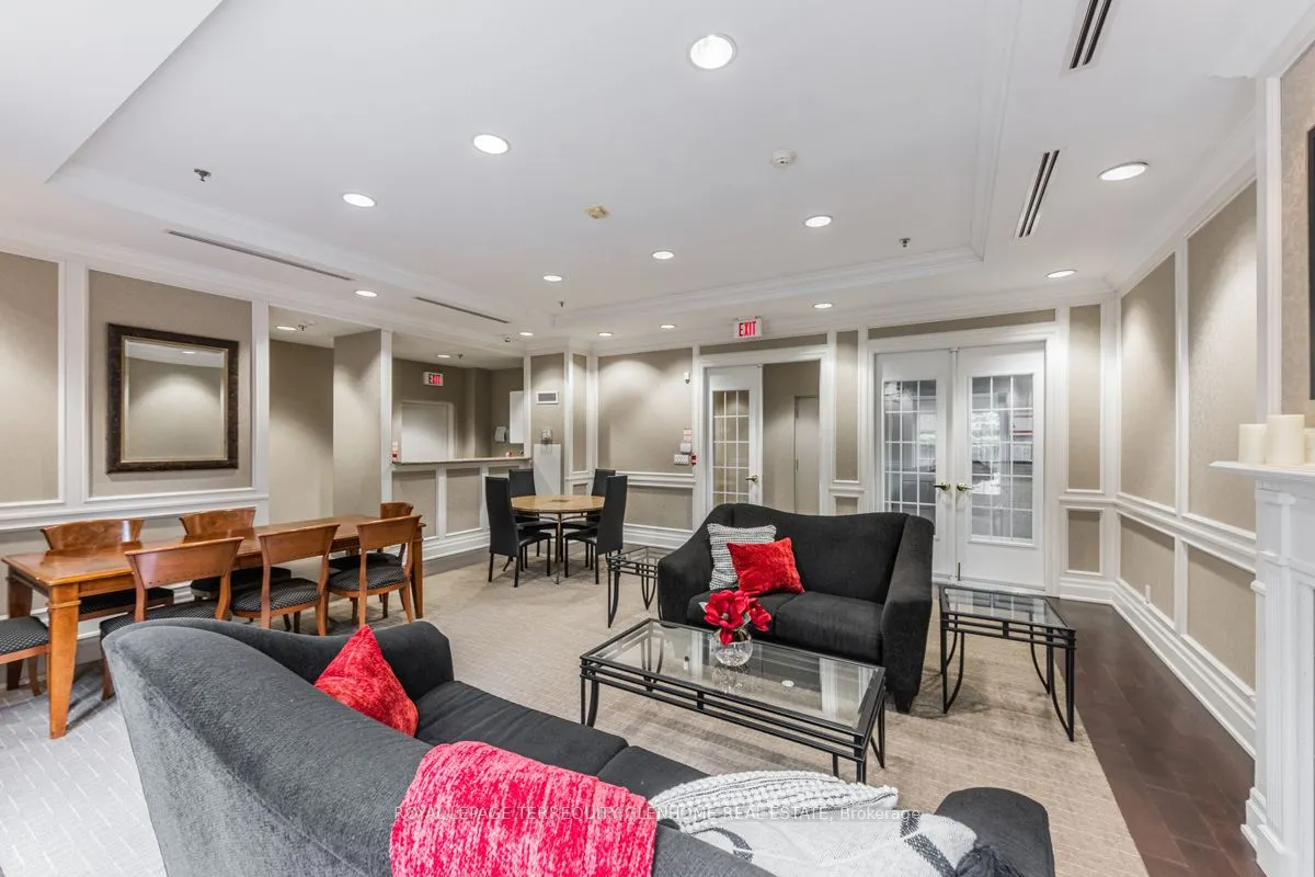 2 Alexandra Boulevard W, #207