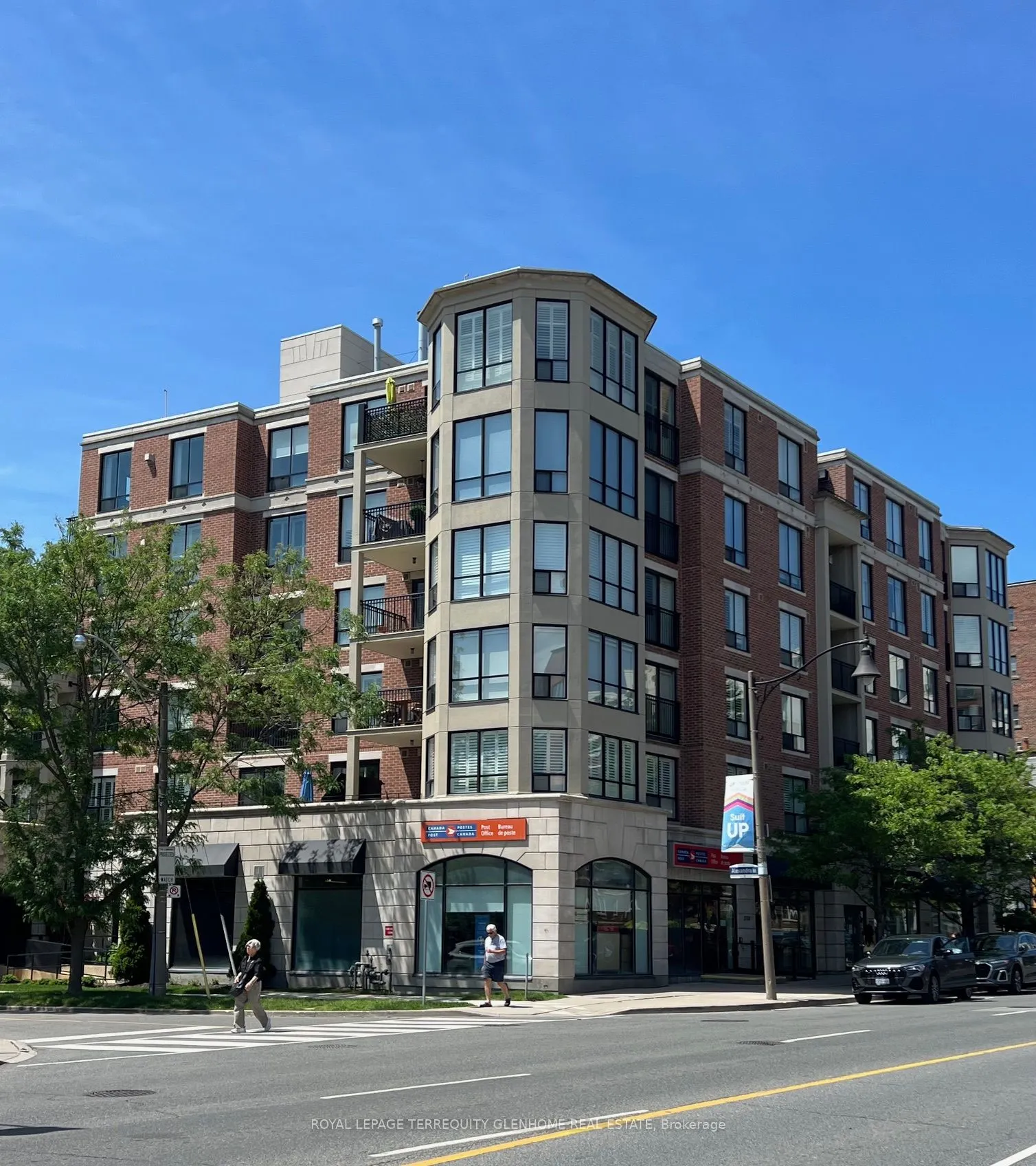2 Alexandra Boulevard W, #207