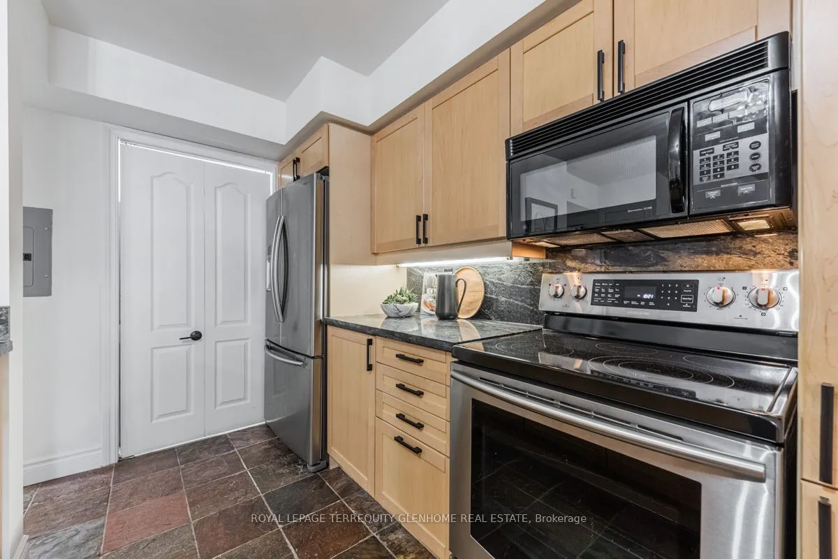 2 Alexandra Boulevard W, #207
