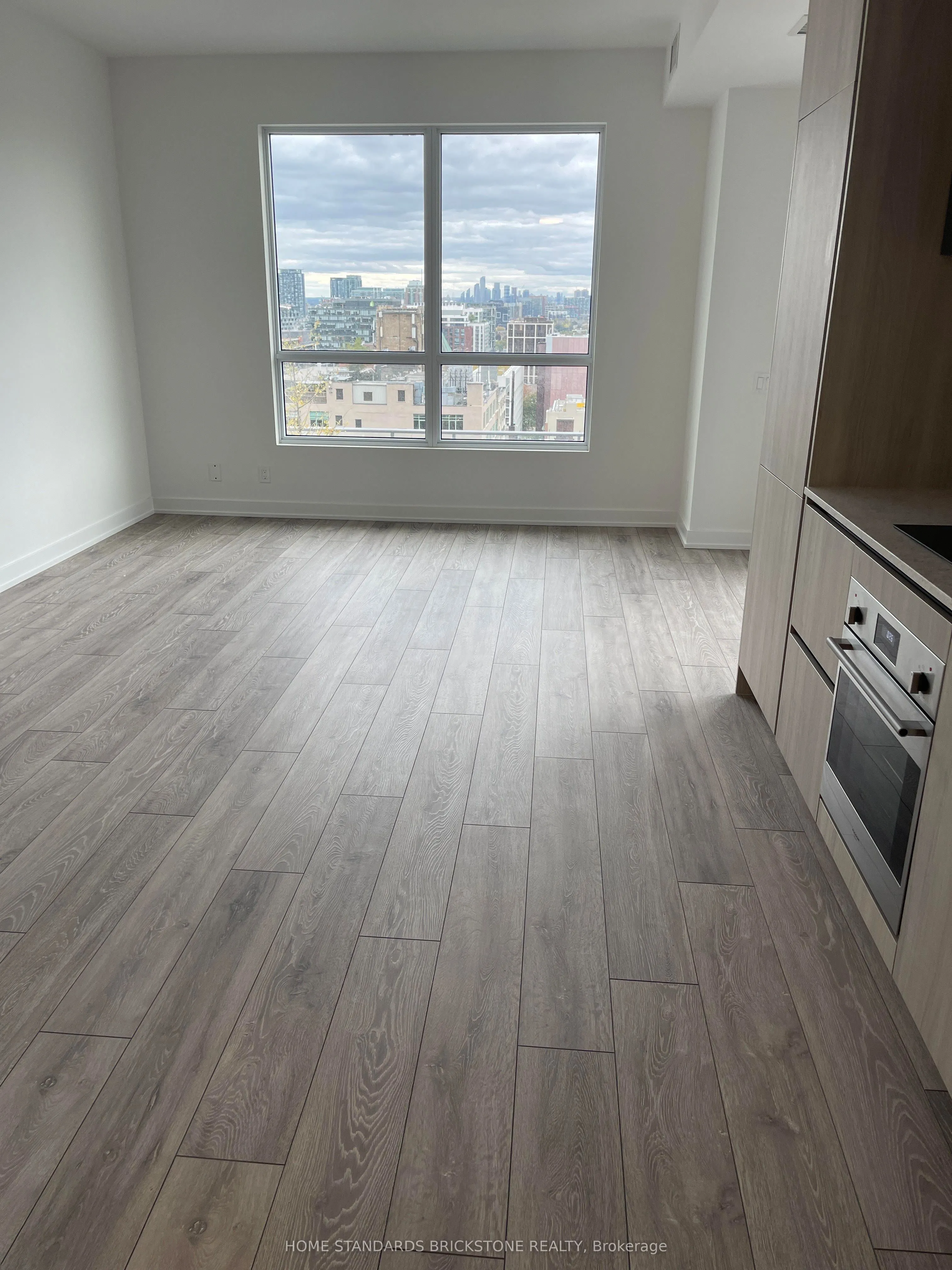 108 Peter Street #2011