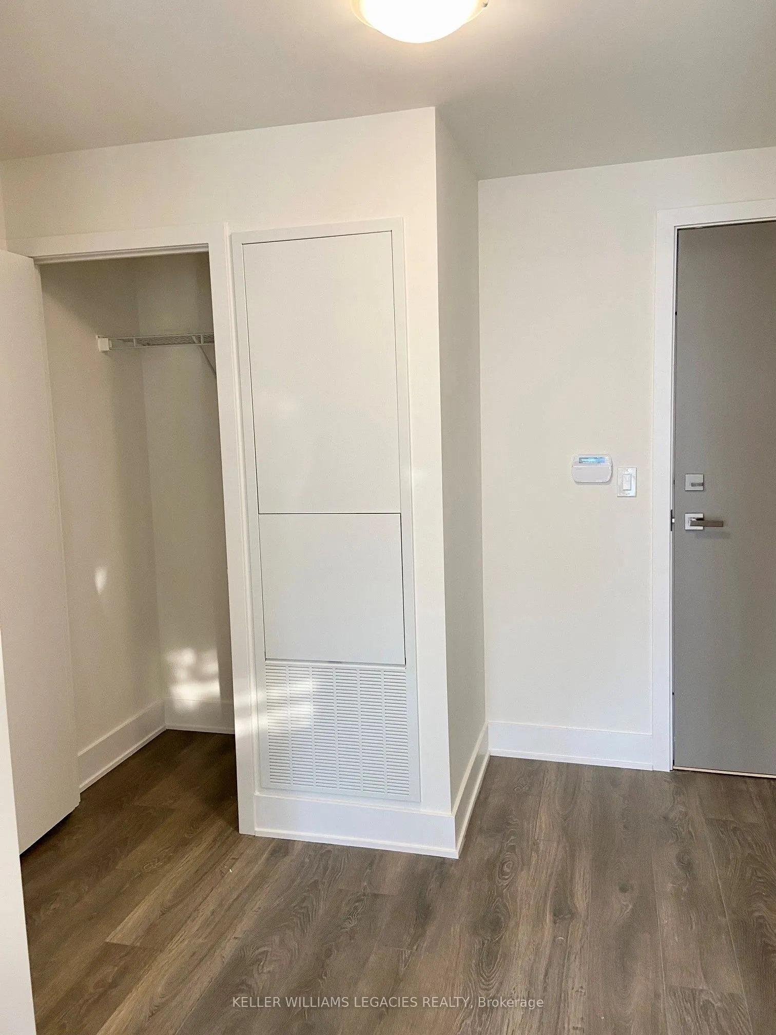 188 Fairview Mall Drive, #1902
