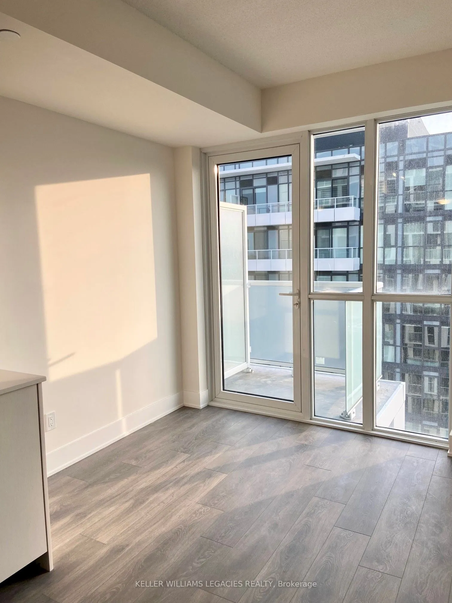 188 Fairview Mall Drive, #1902