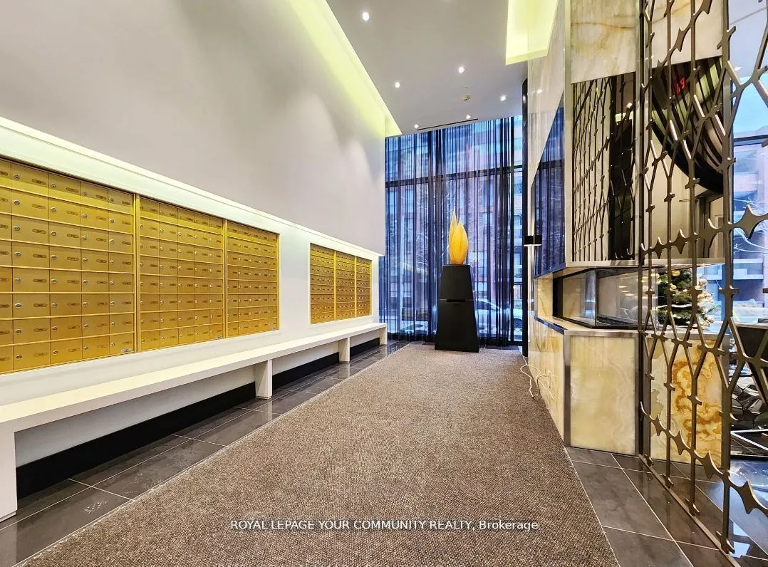32 Davenport Road, #1307