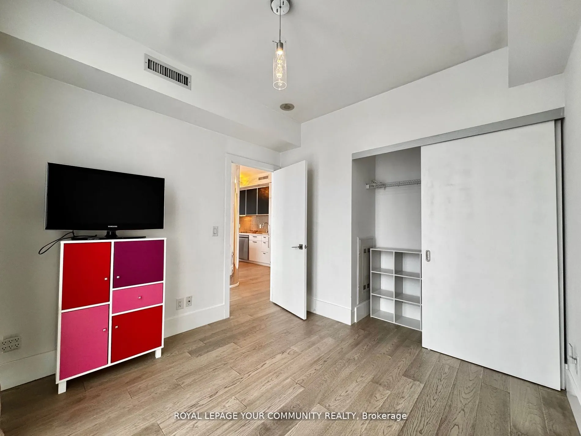 32 Davenport Road, #1307