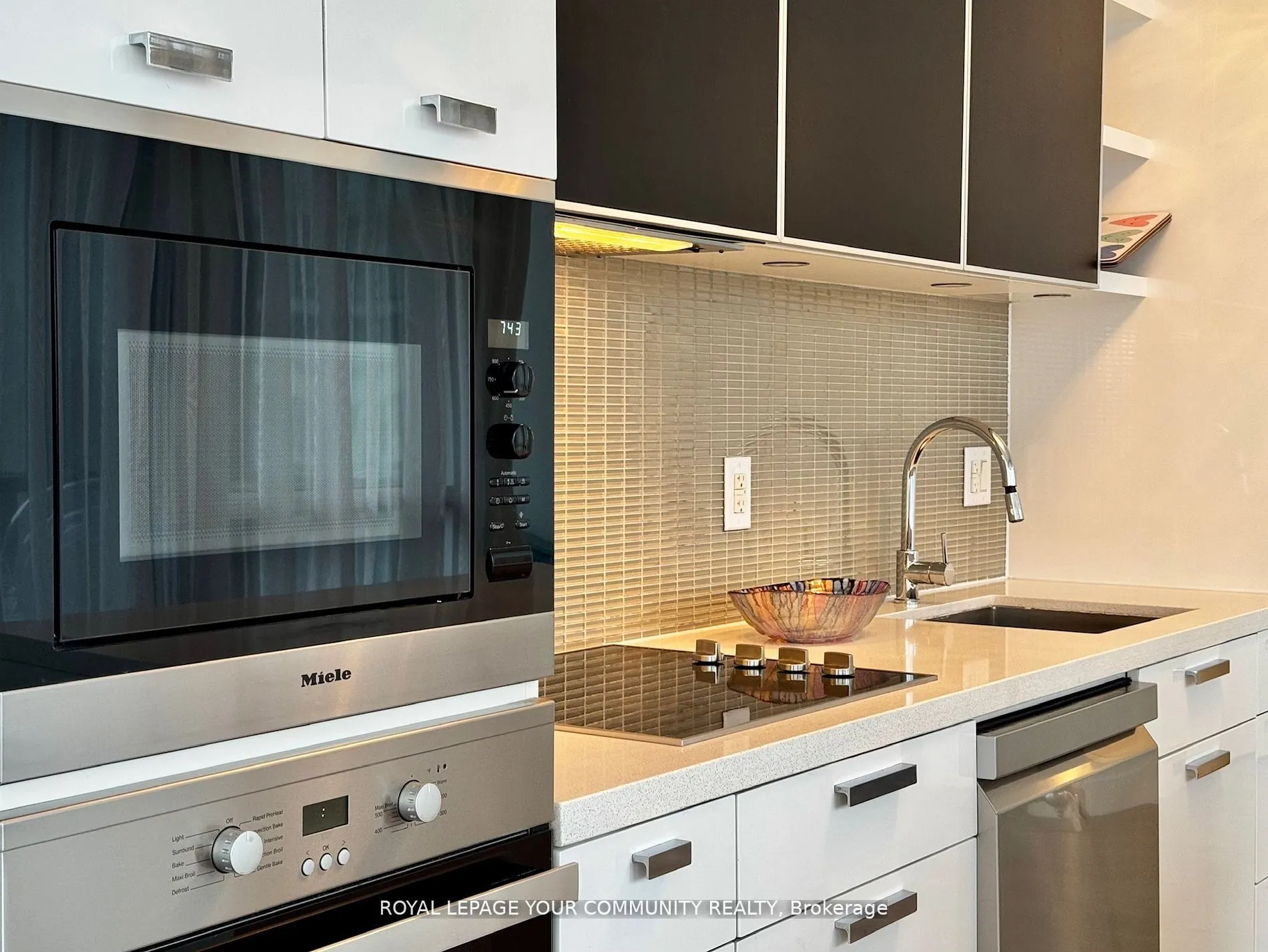32 Davenport Road, #1307