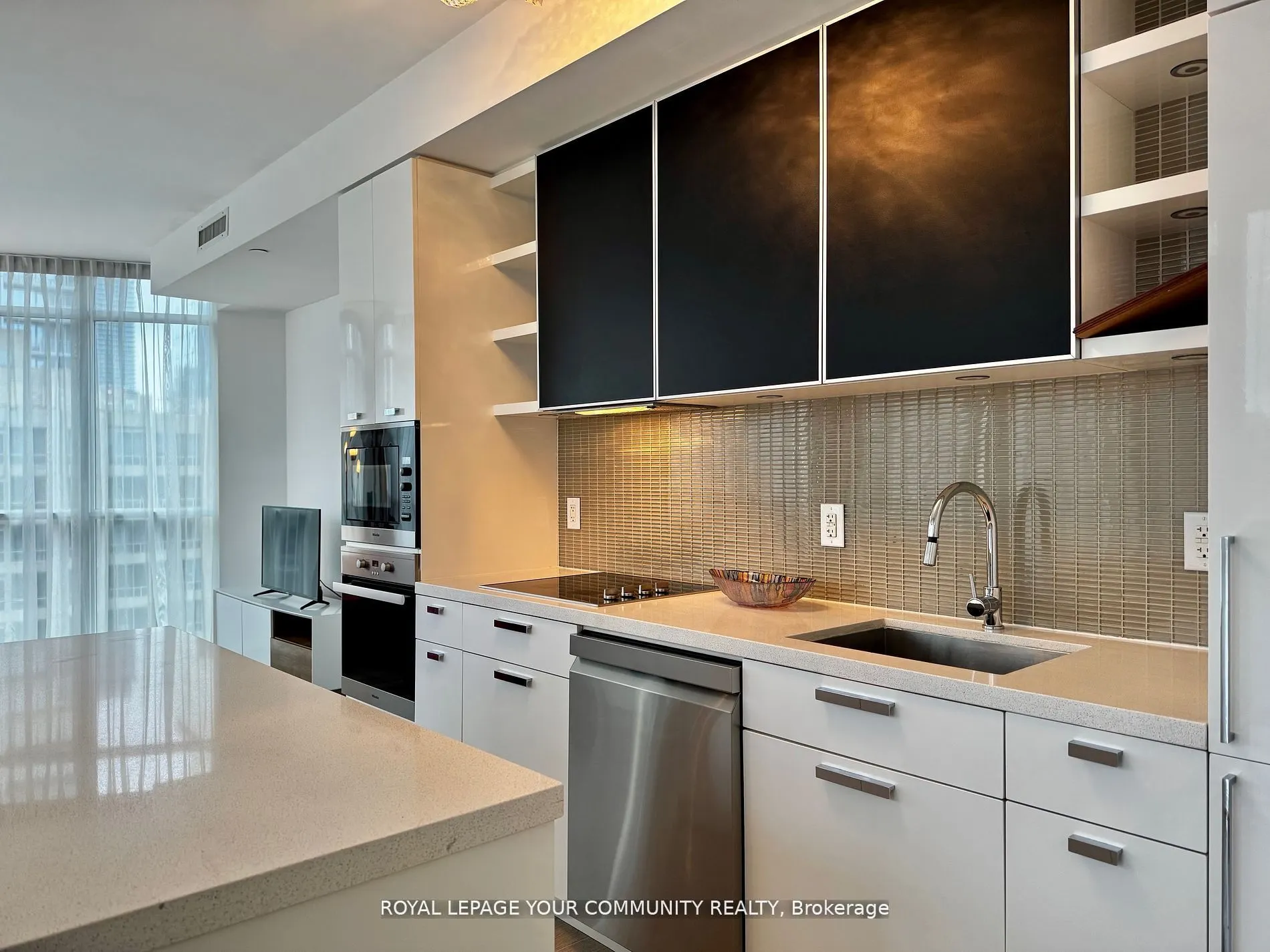 32 Davenport Road, #1307