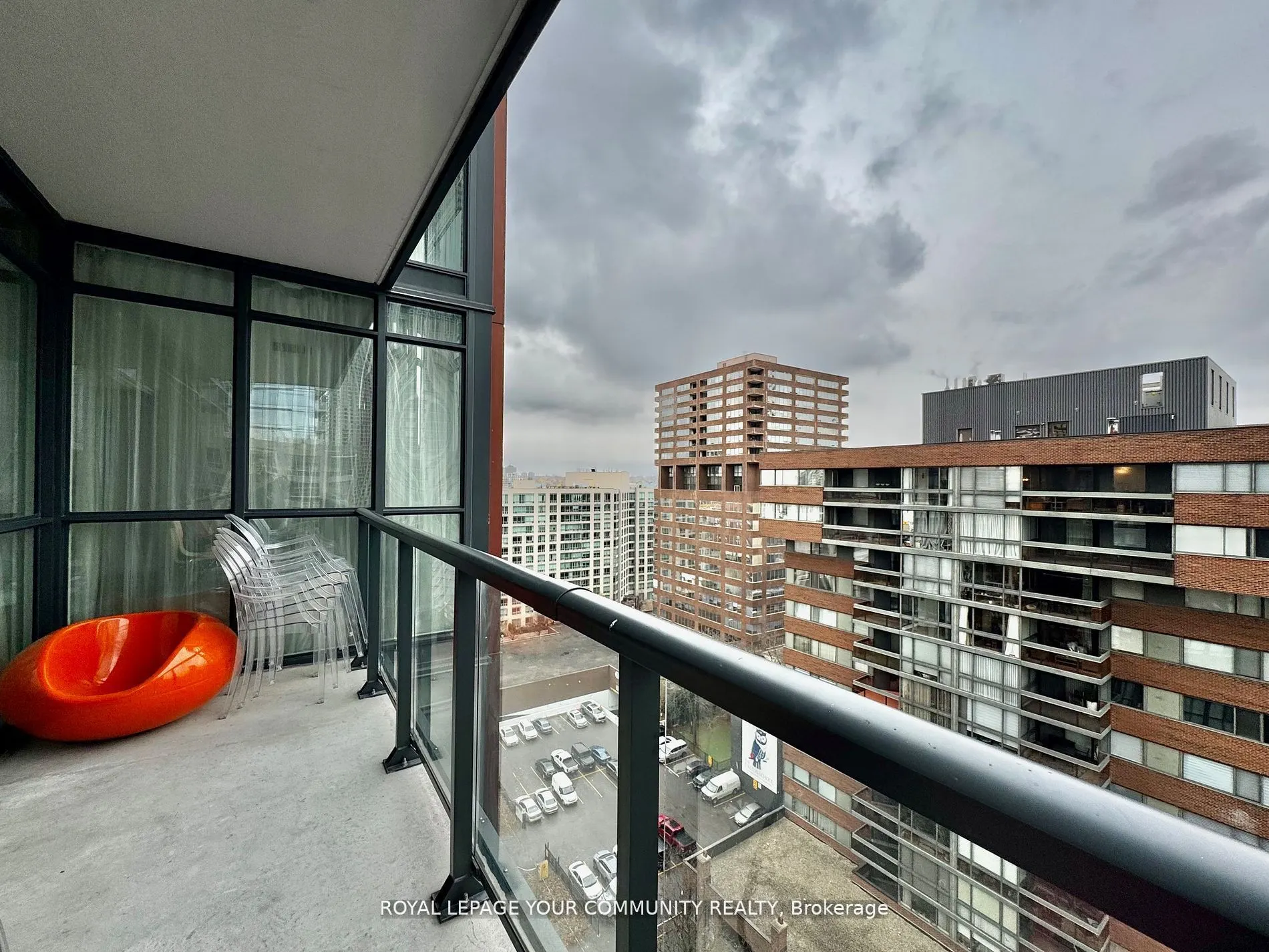 32 Davenport Road, #1307