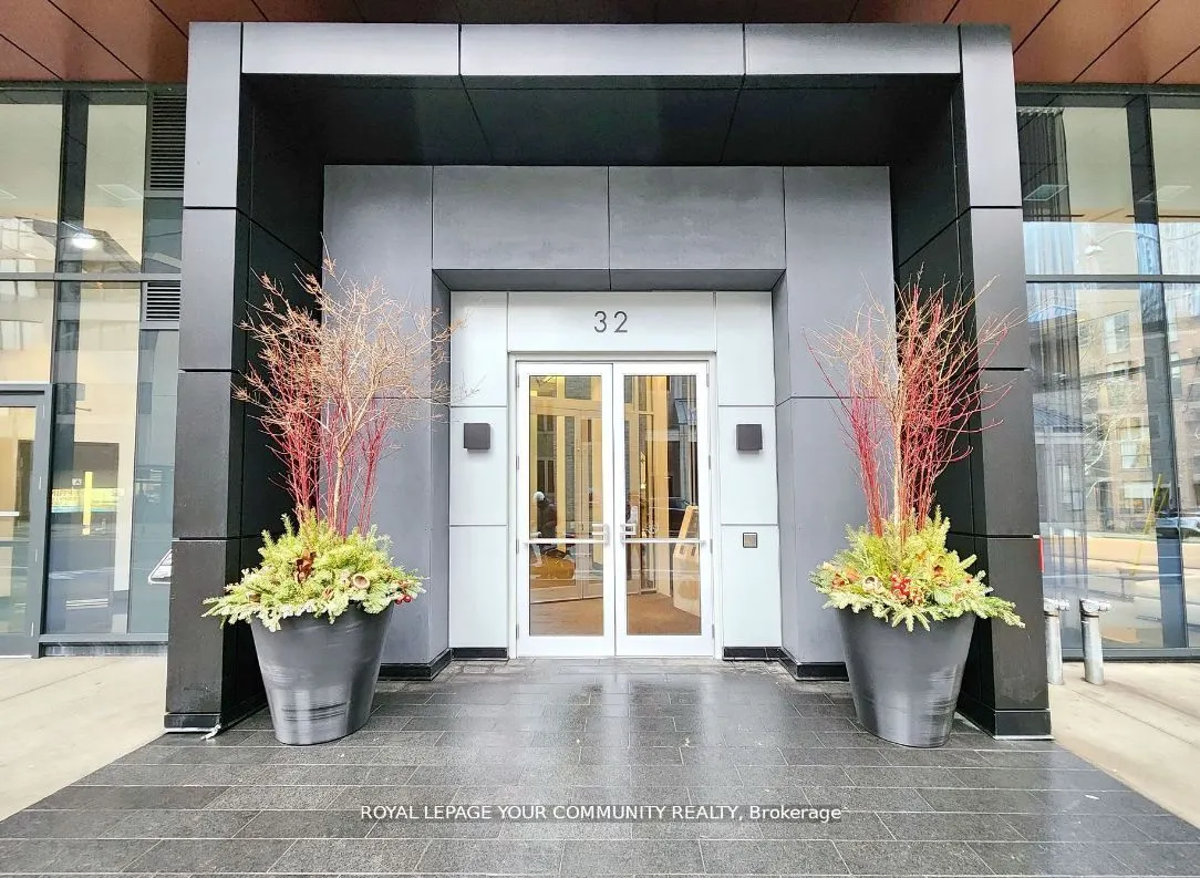 32 Davenport Road, #1307