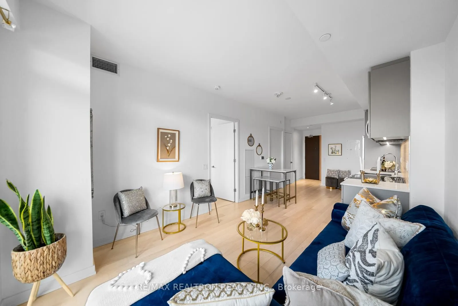 48 Power Street, #1810