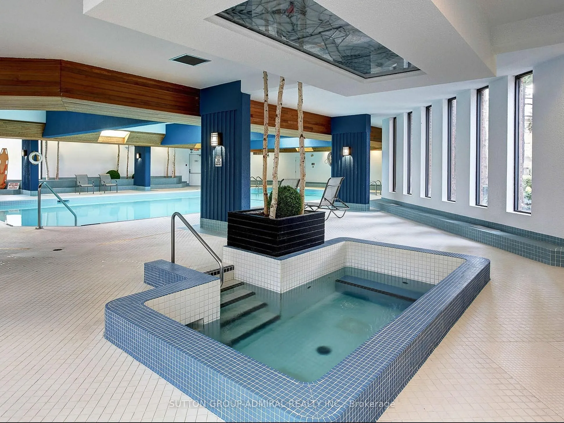65 SPRING GARDEN Avenue, #102