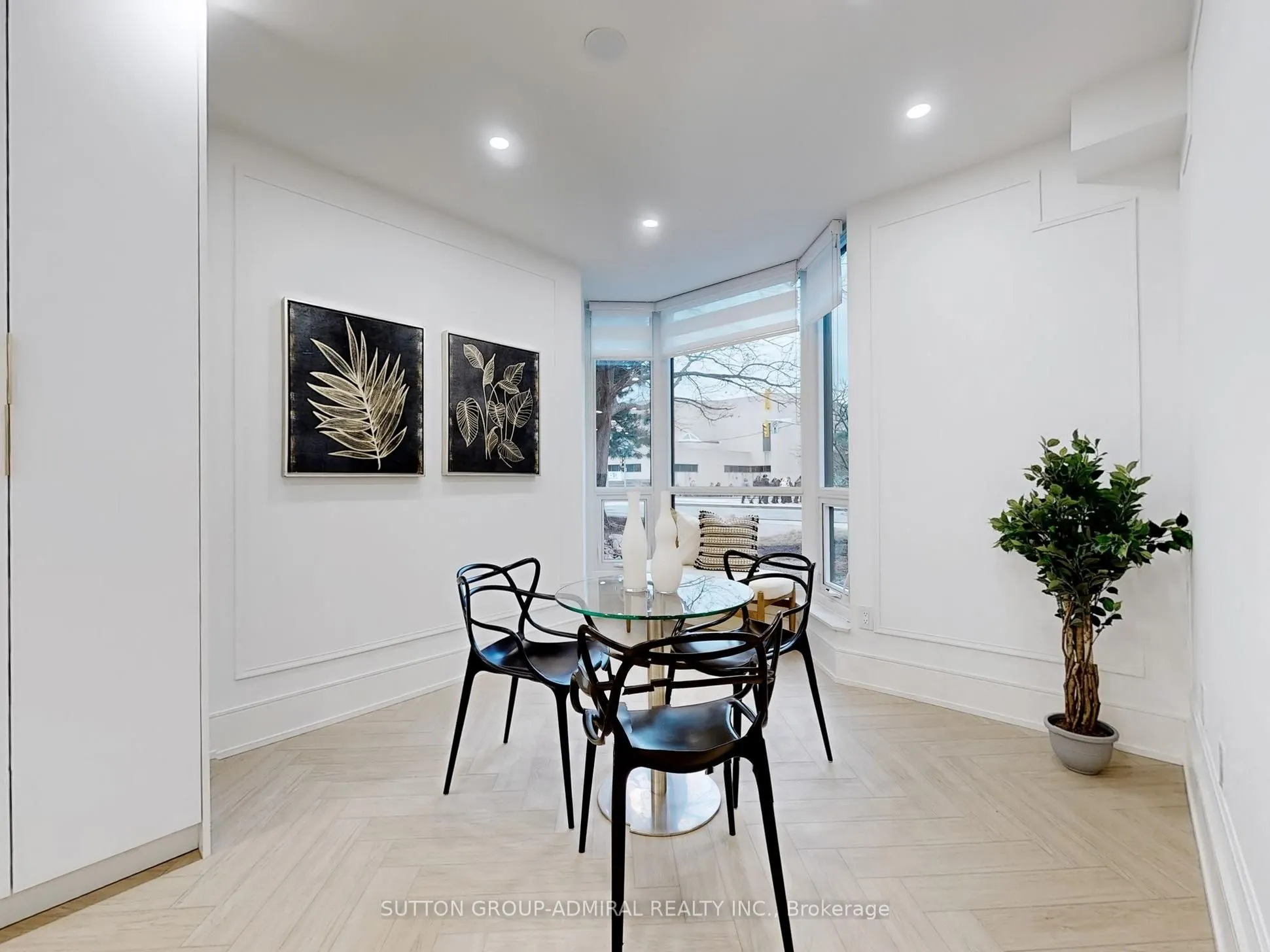 65 SPRING GARDEN Avenue, #102