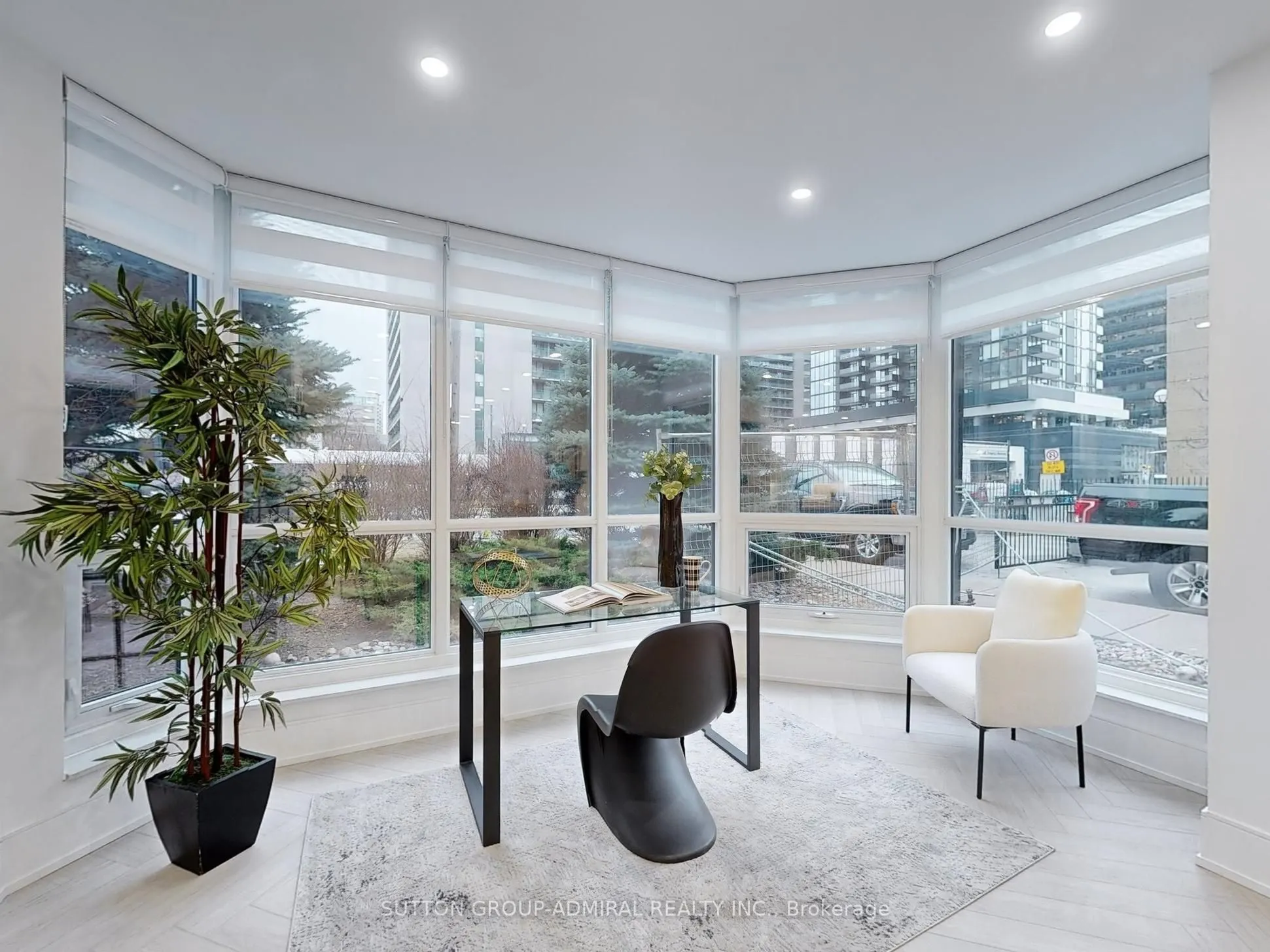 65 SPRING GARDEN Avenue, #102