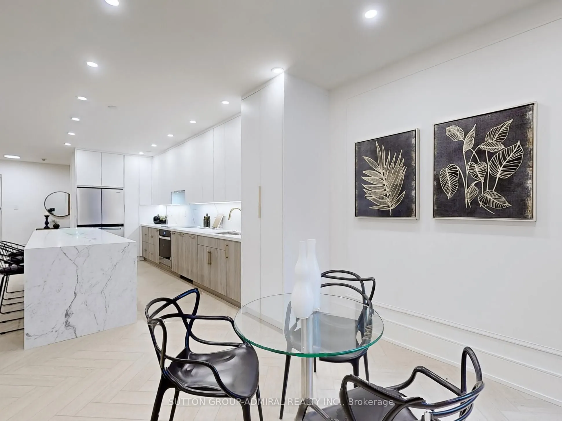 65 SPRING GARDEN Avenue, #102
