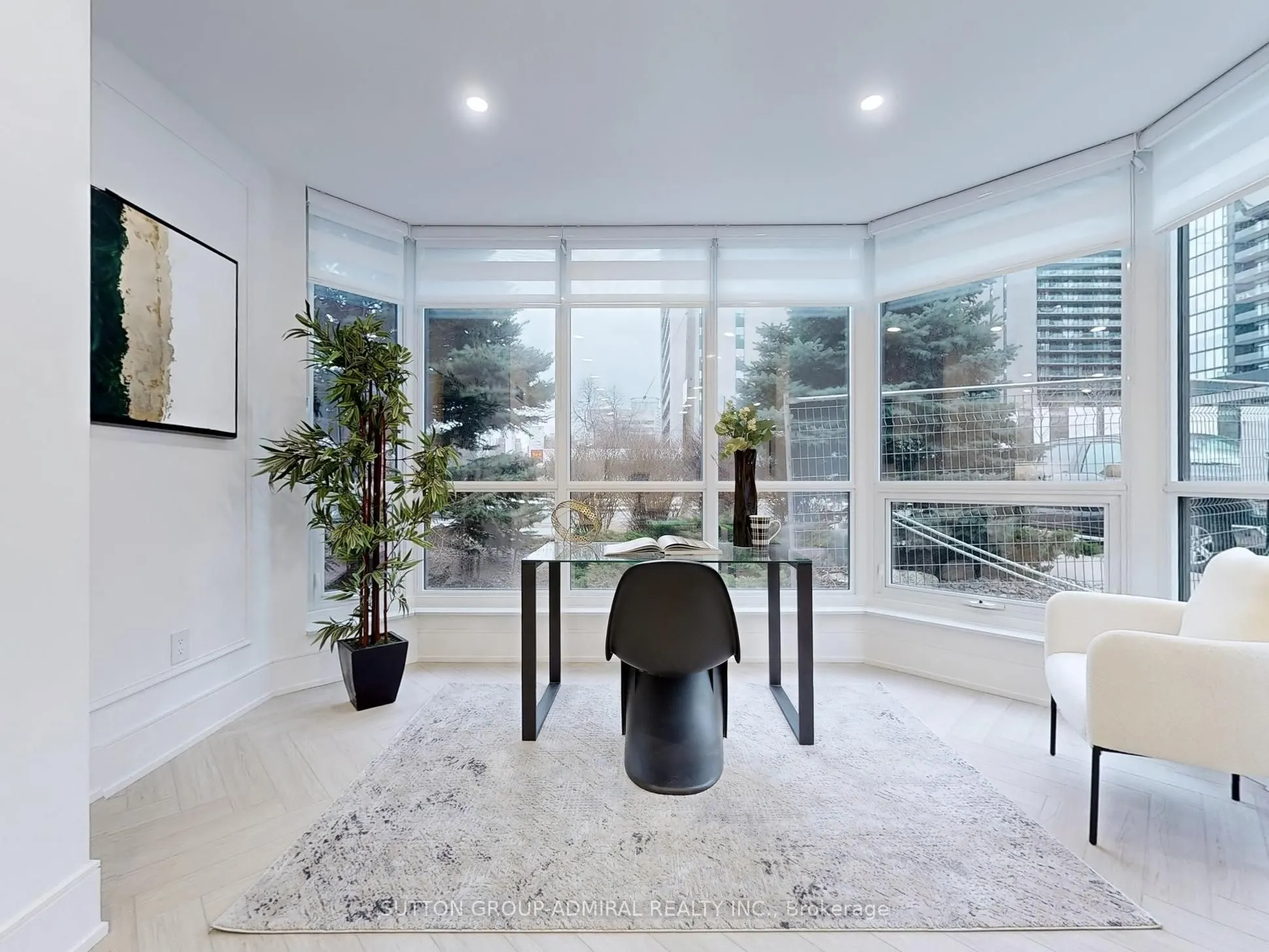 65 SPRING GARDEN Avenue, #102