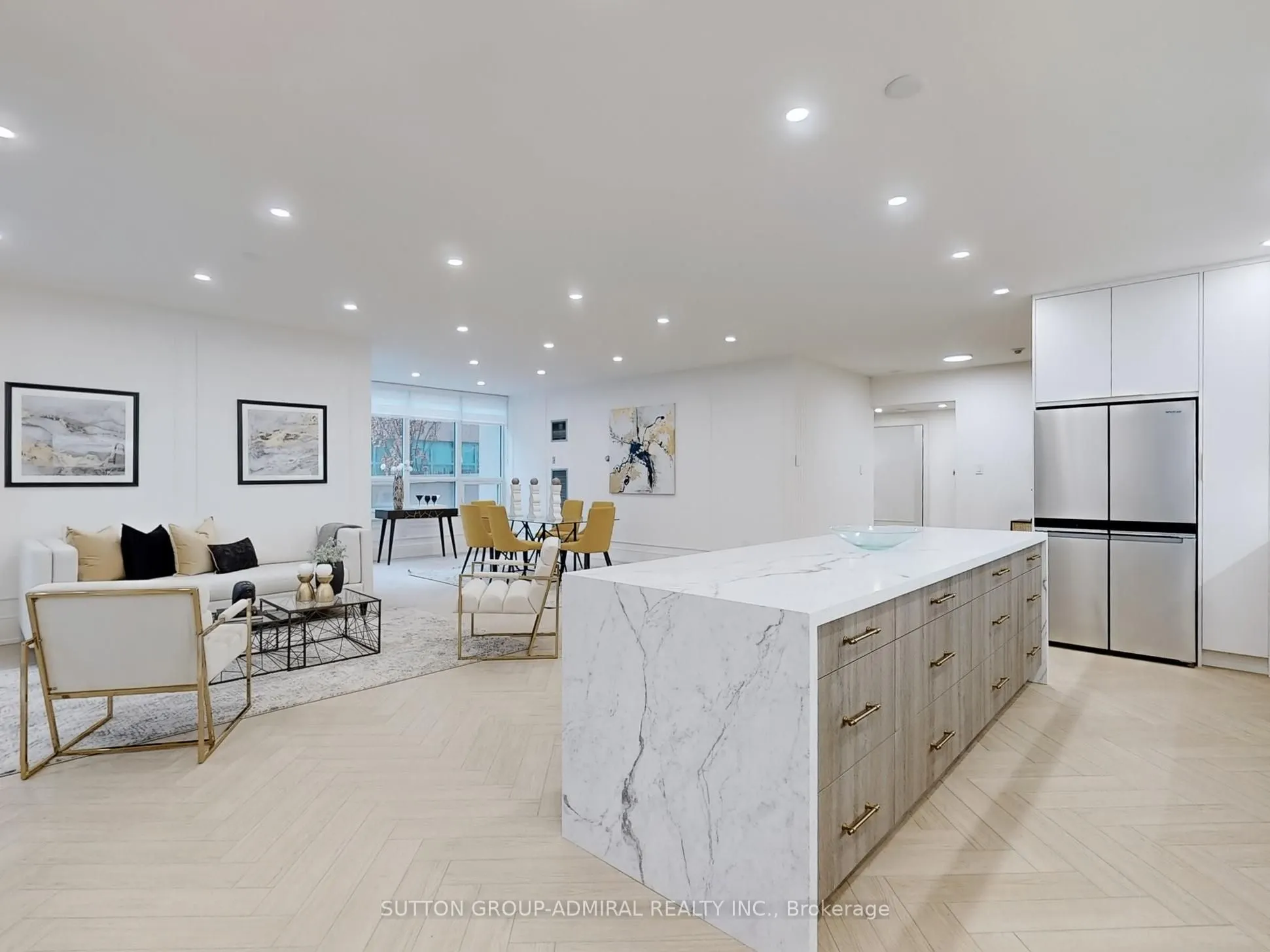 65 SPRING GARDEN Avenue, #102