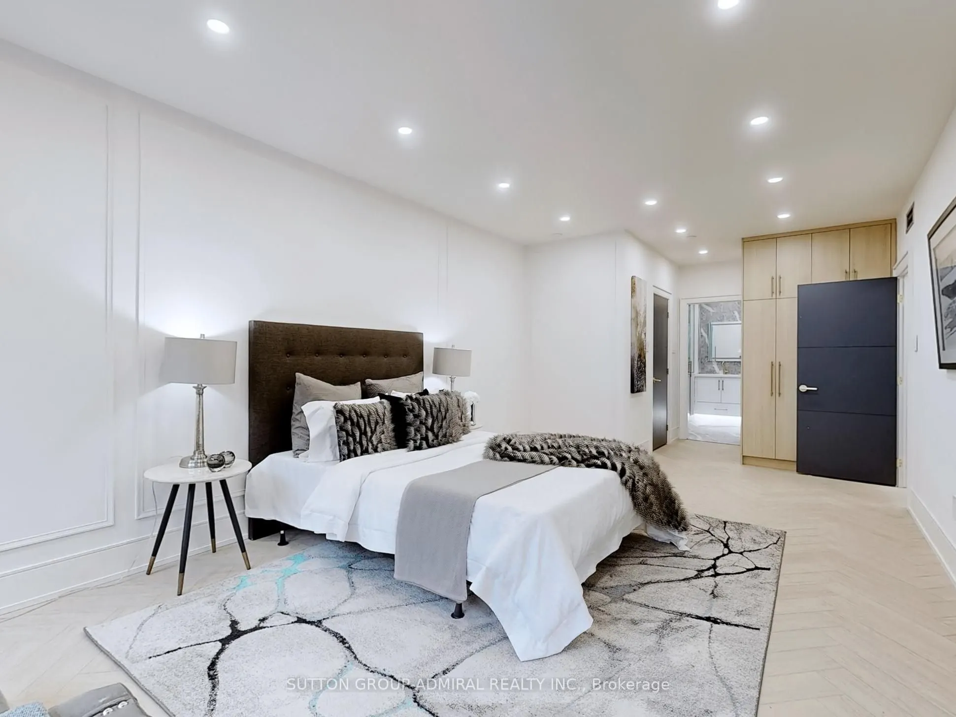 65 SPRING GARDEN Avenue, #102