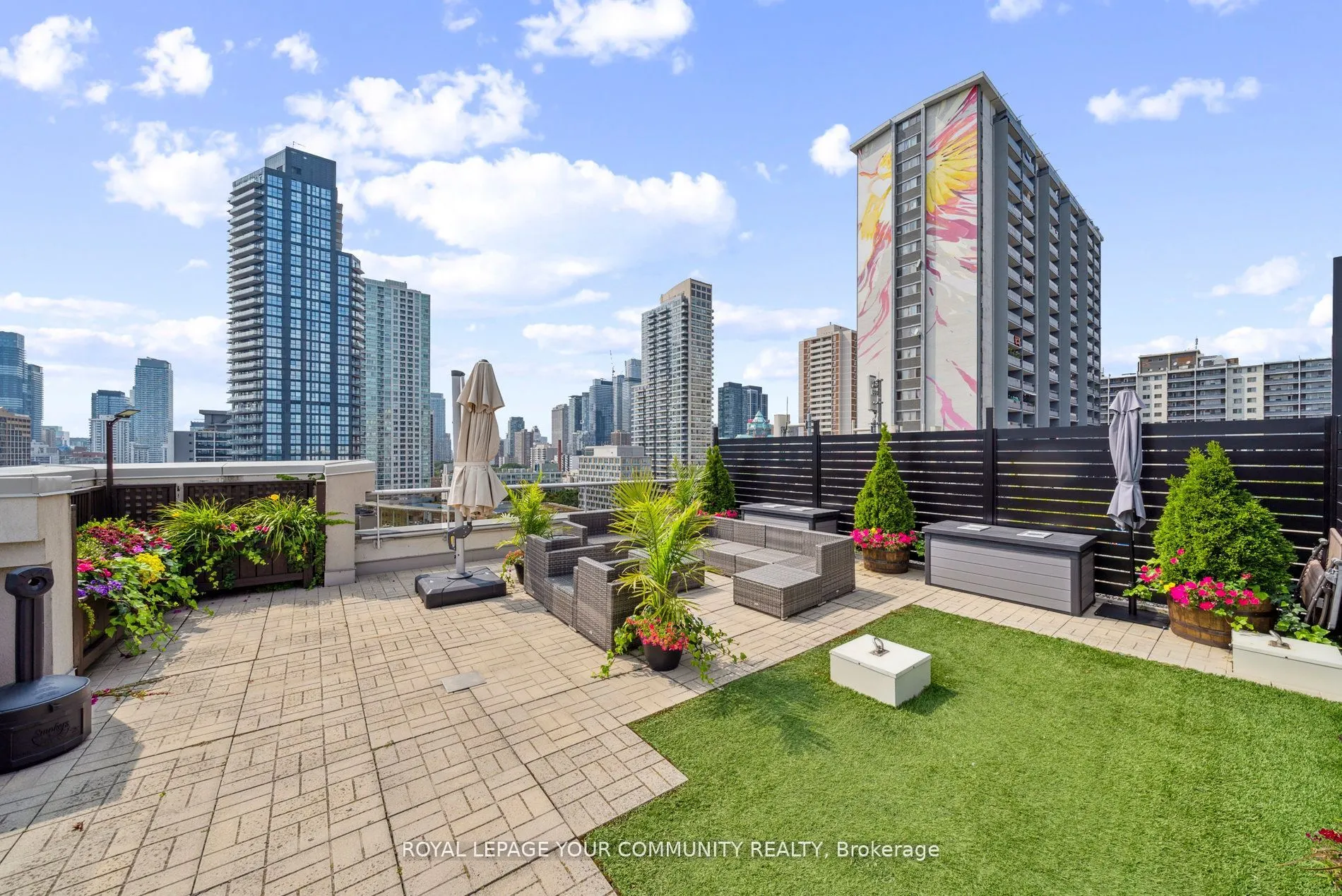 225 Wellesley Street E #407