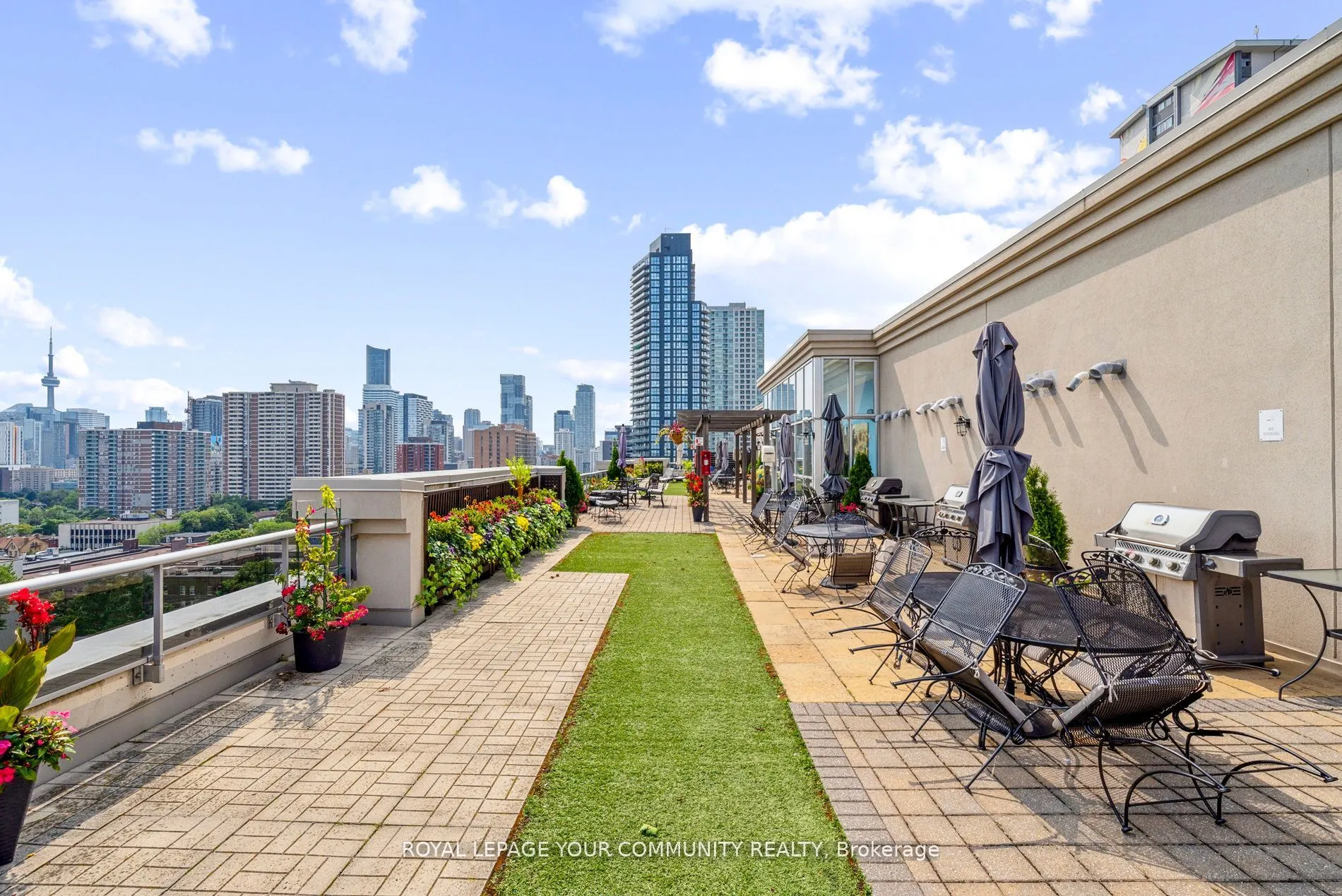 225 Wellesley Street E #407