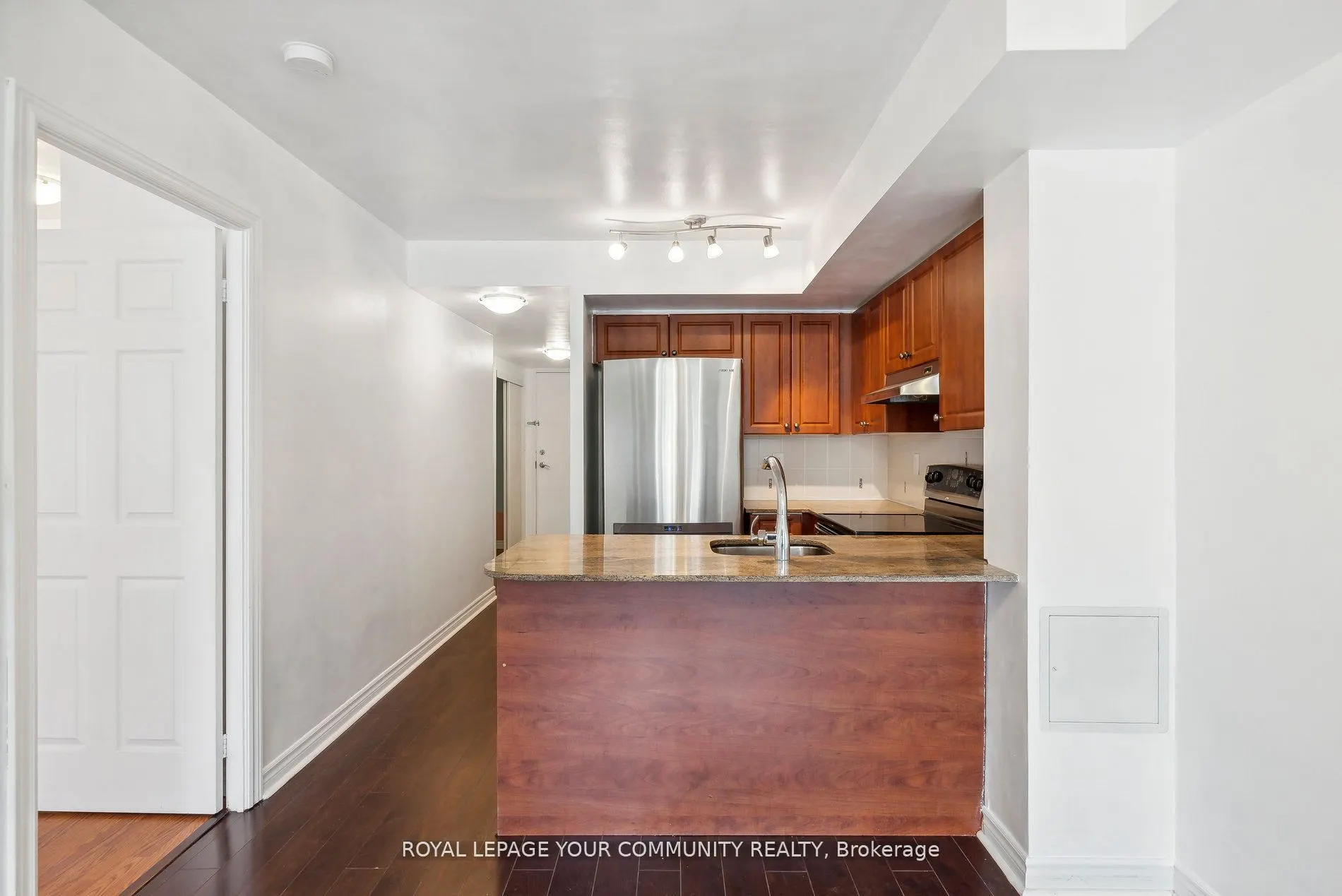 225 Wellesley Street E #407