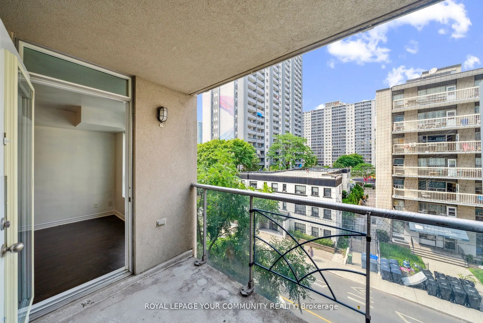 225 Wellesley Street E #407