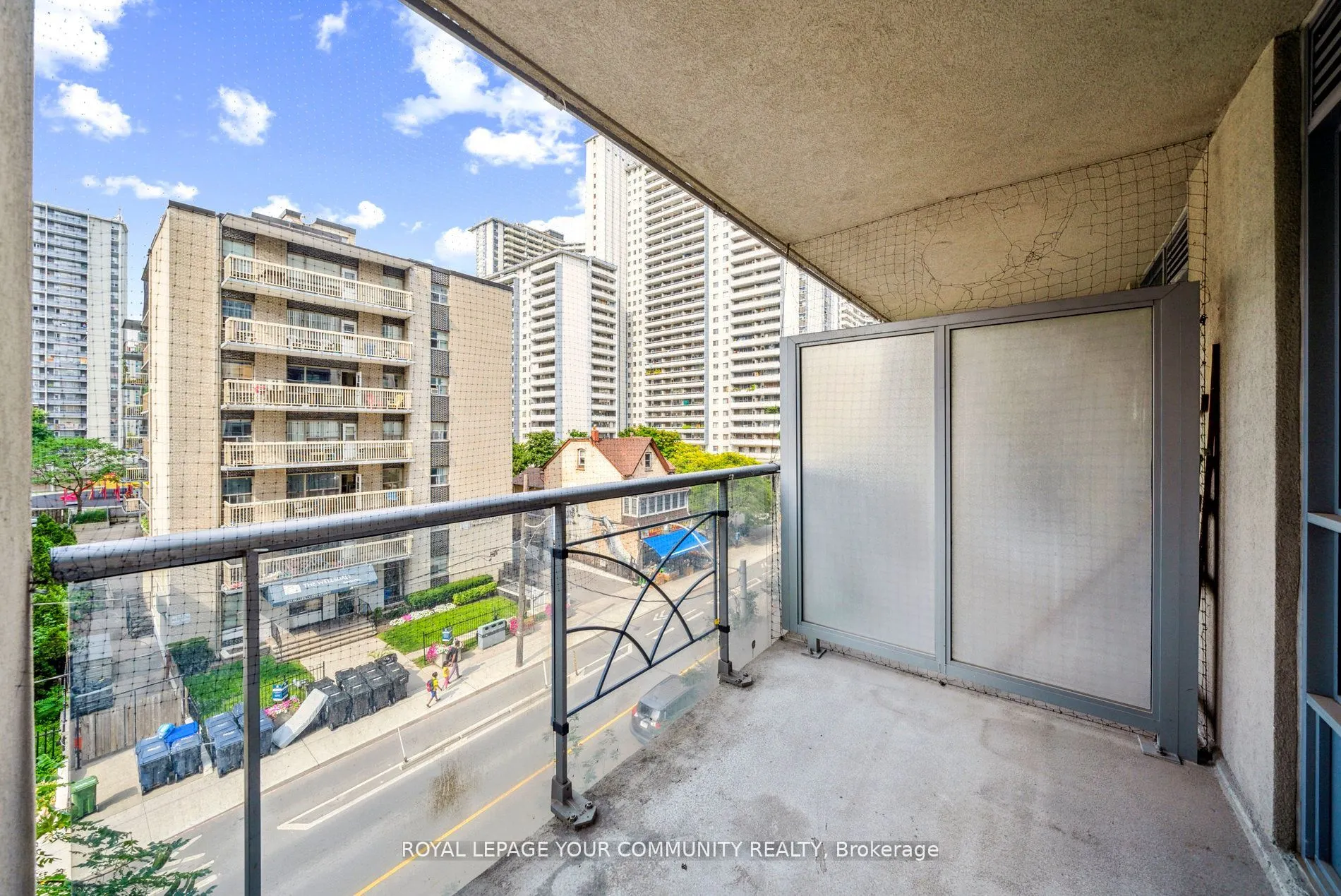 225 Wellesley Street E #407