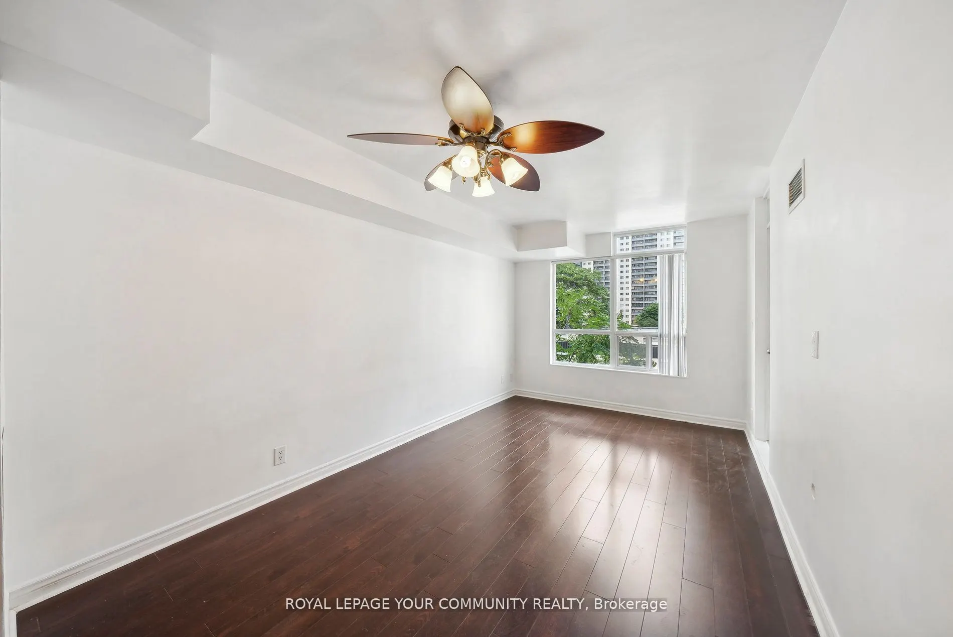 225 Wellesley Street E #407