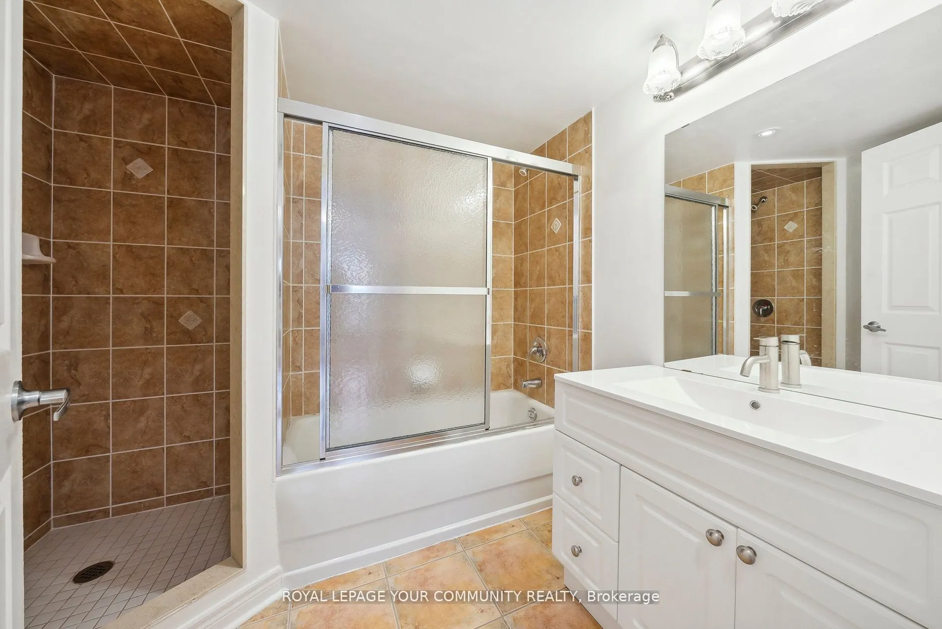 225 Wellesley Street E #407